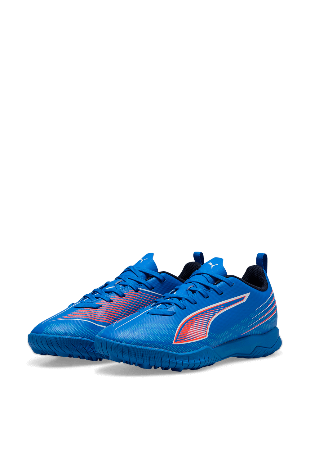 תמונה קידמית של נעלי כדורגל אולטרה 6