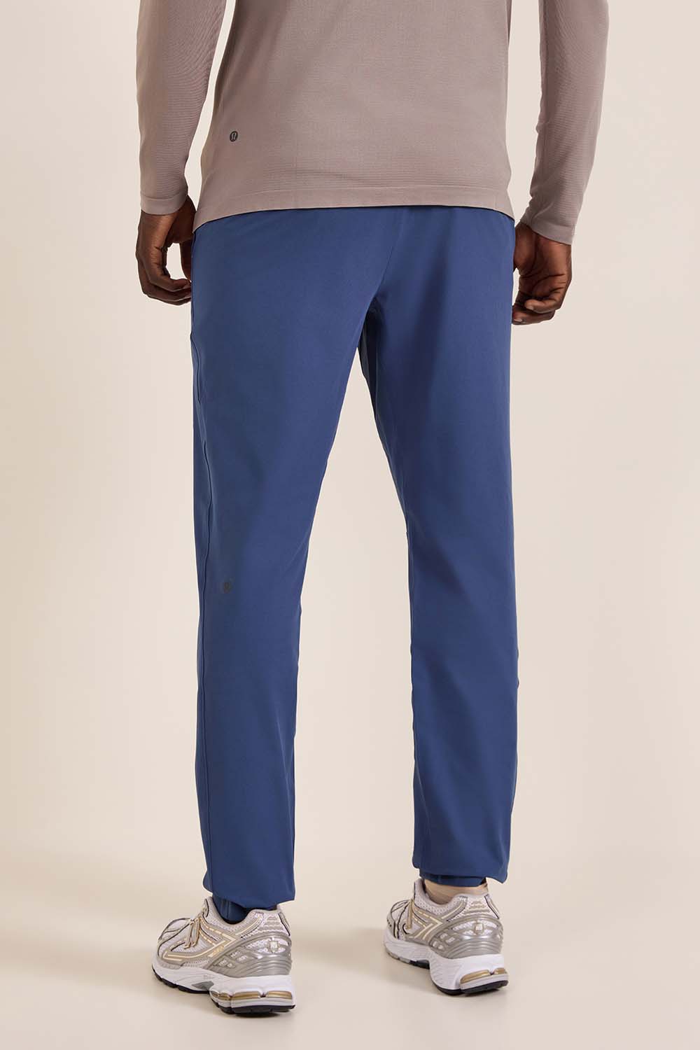 תמונת דוגמן אחורית של Zeroed In Slim-Fit Pant