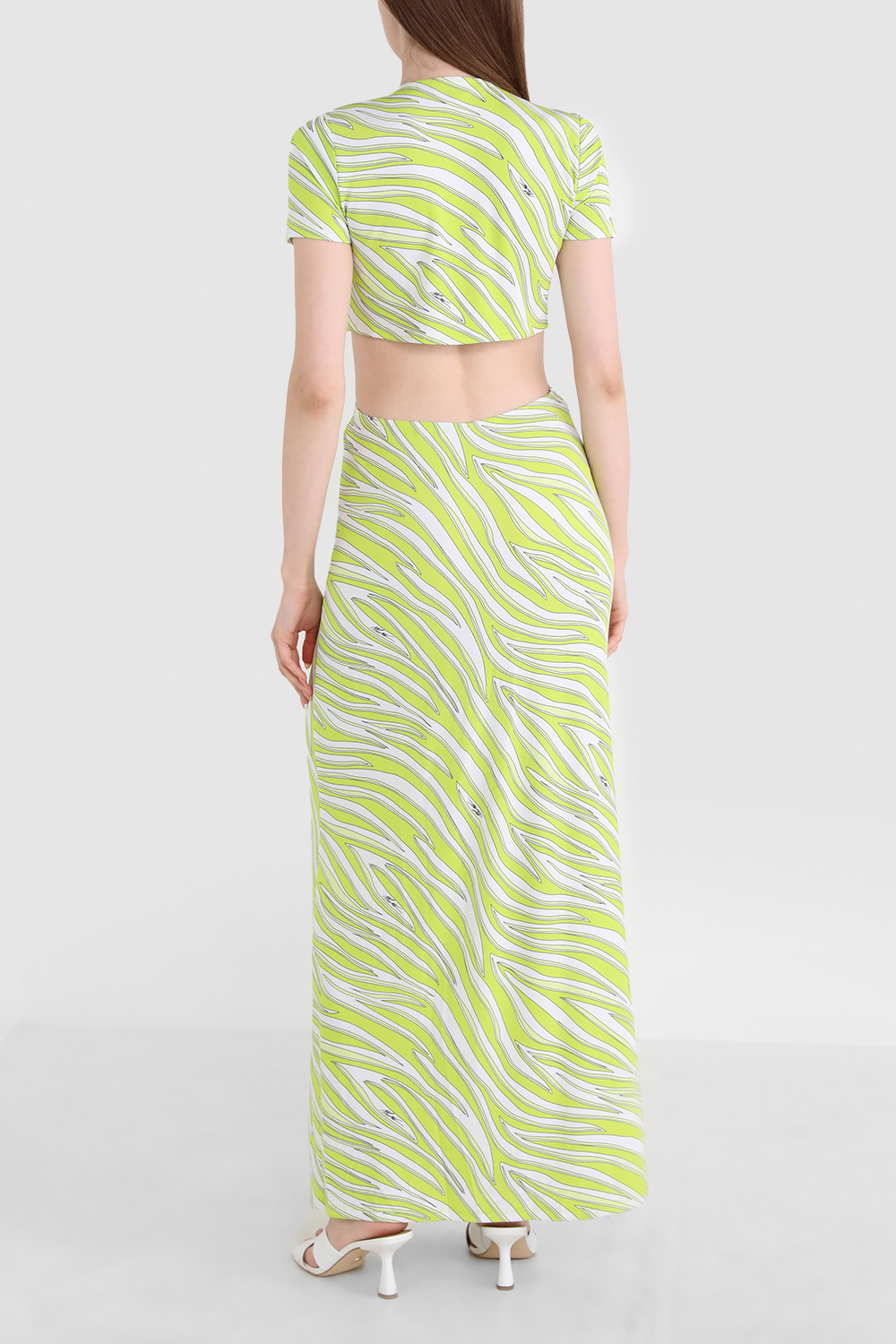 תמונת דוגמן אחורית של שמלת מקסי קאט אווט עם הדפס זברה