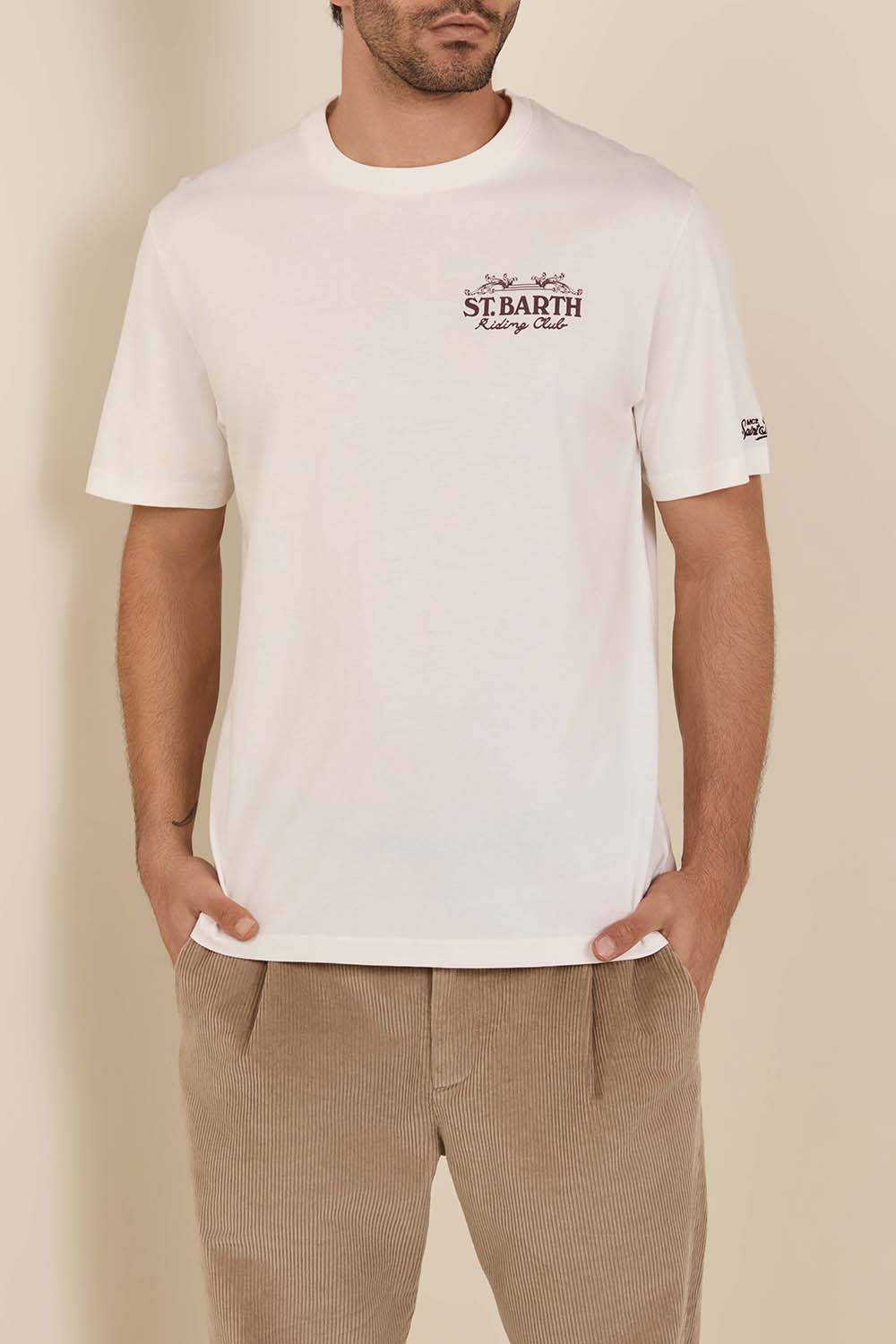 תמונת דוגמן קידמית של חולצת טי