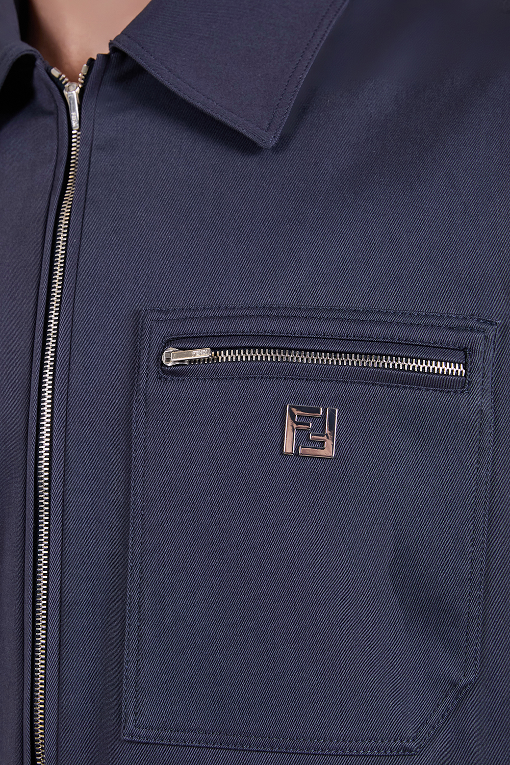 תמונת תקריב דוגמן של ז'קט קל