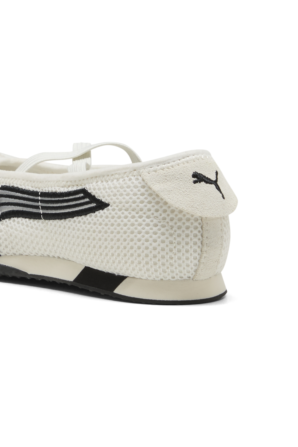 תמונת פנים של נעלי סניקרס