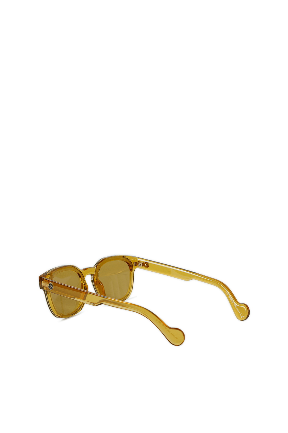 תמונת תקריב של משקפי שמש בגוון חום בהיר עם עדשות שקופות