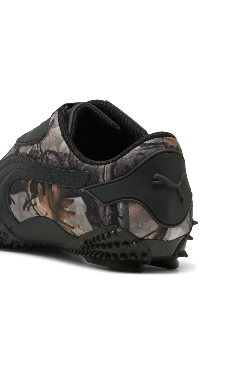 תמונת פנים של נעלי סניקרס