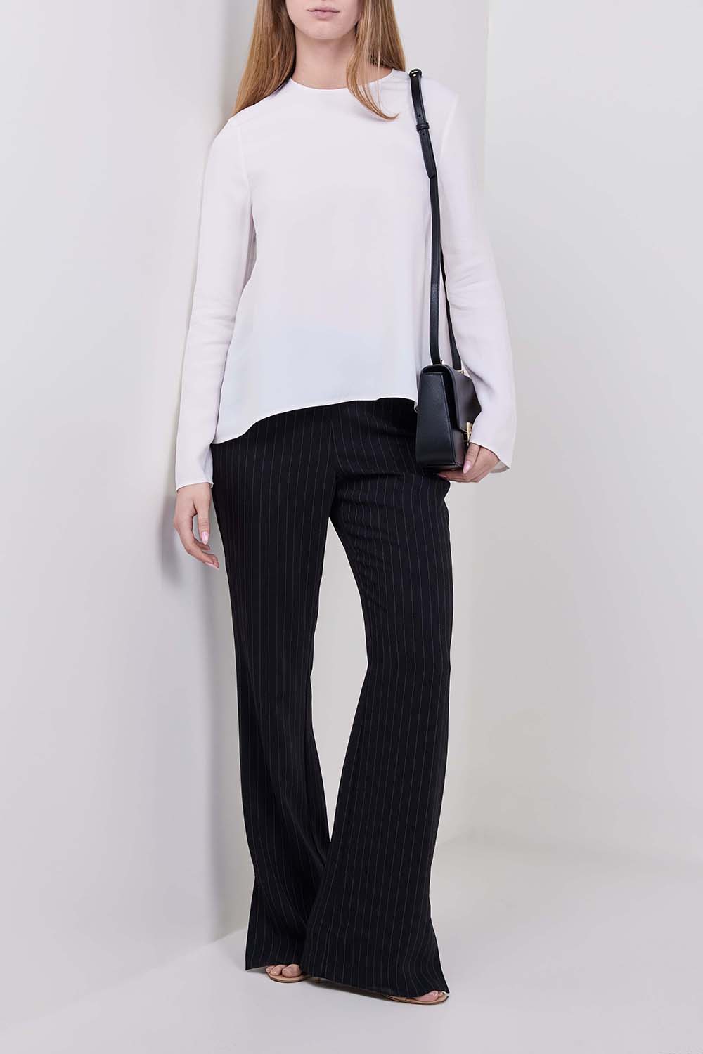 תמונת דוגמן קידמית של תיק קרוסבודי מדיום