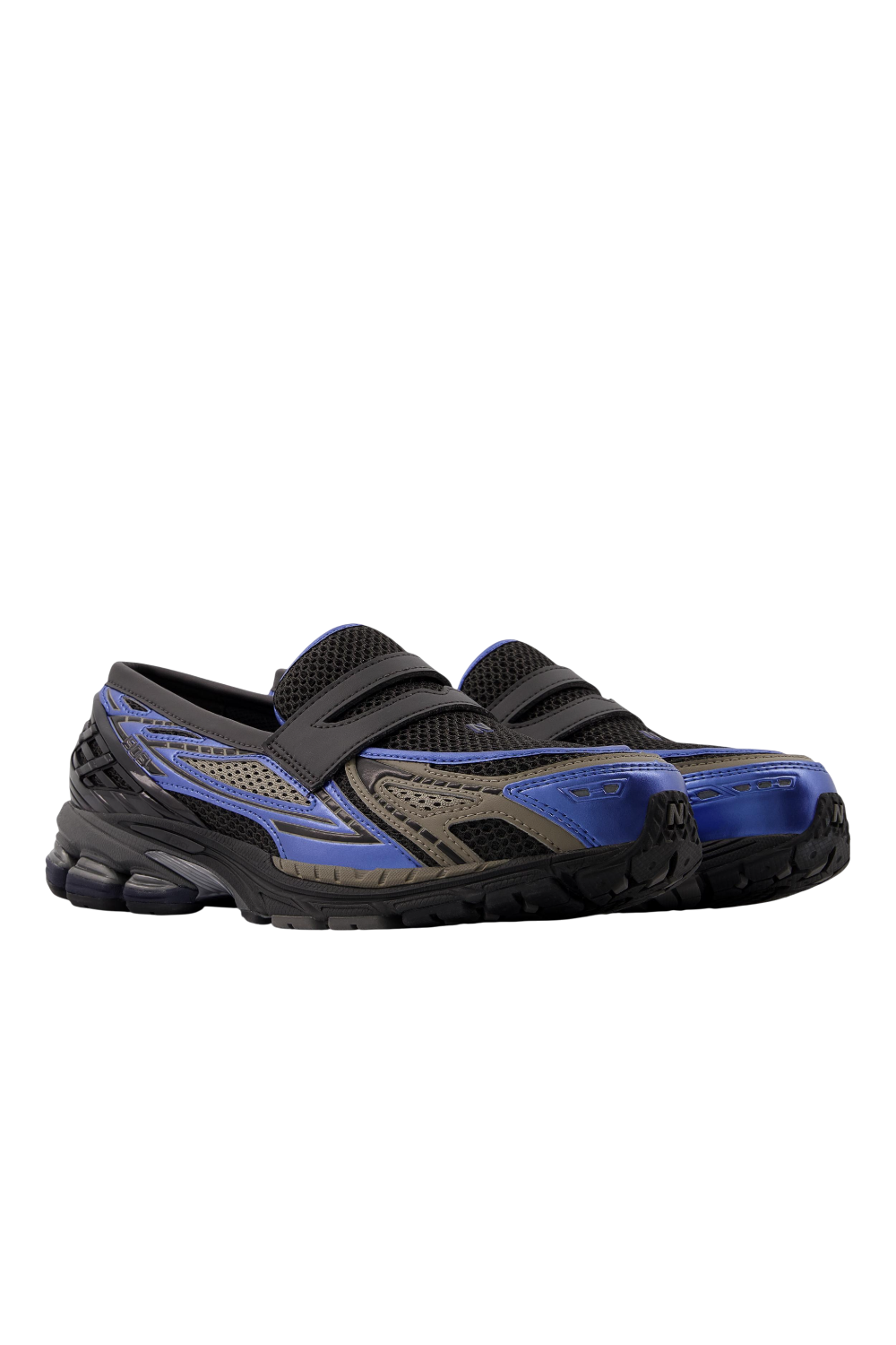 תמונת פנים של נעלי סניקרס