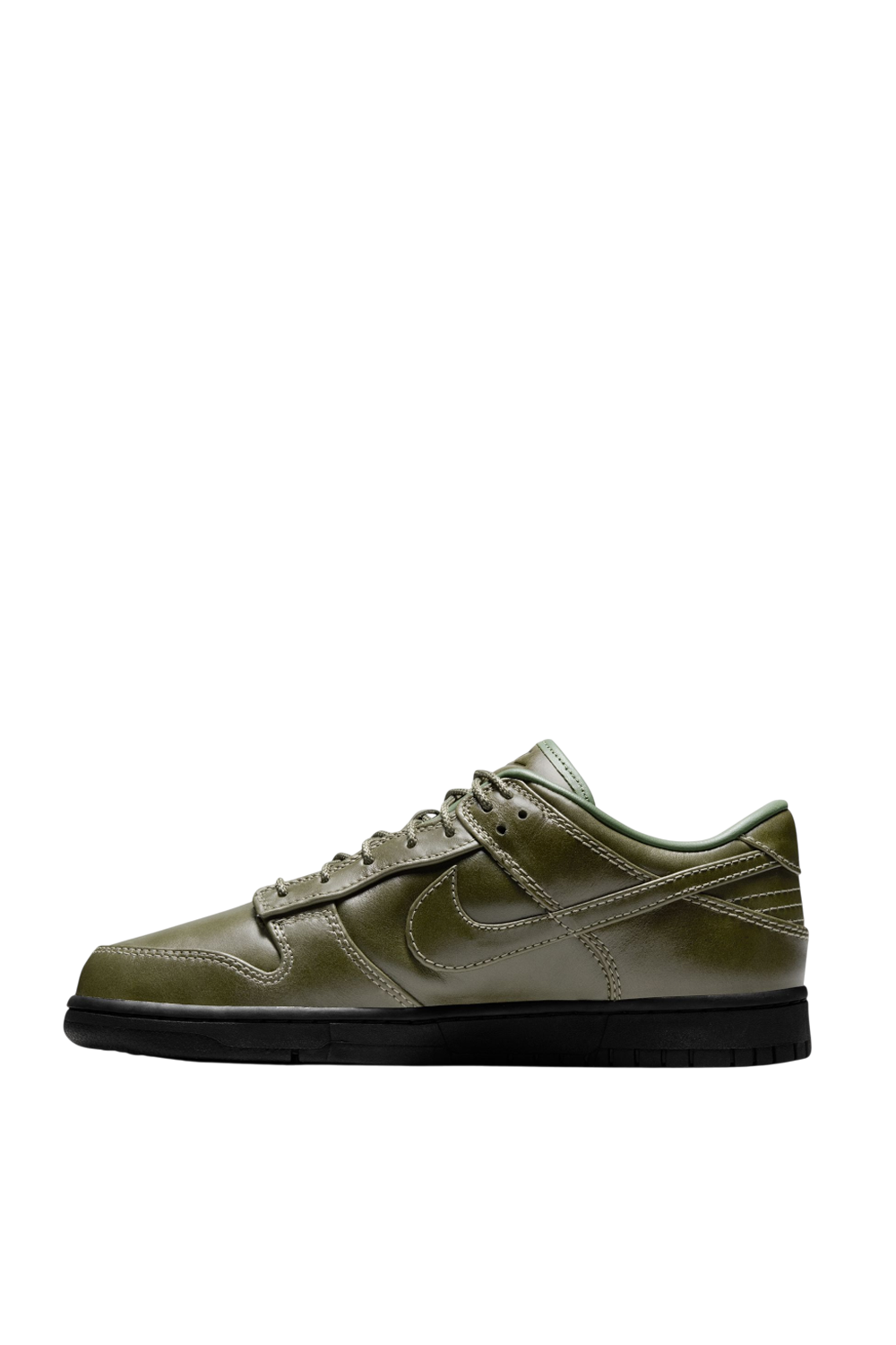 תמונה אחורית של נעלי סניקרס דאנק לואו רטרו פרימיום