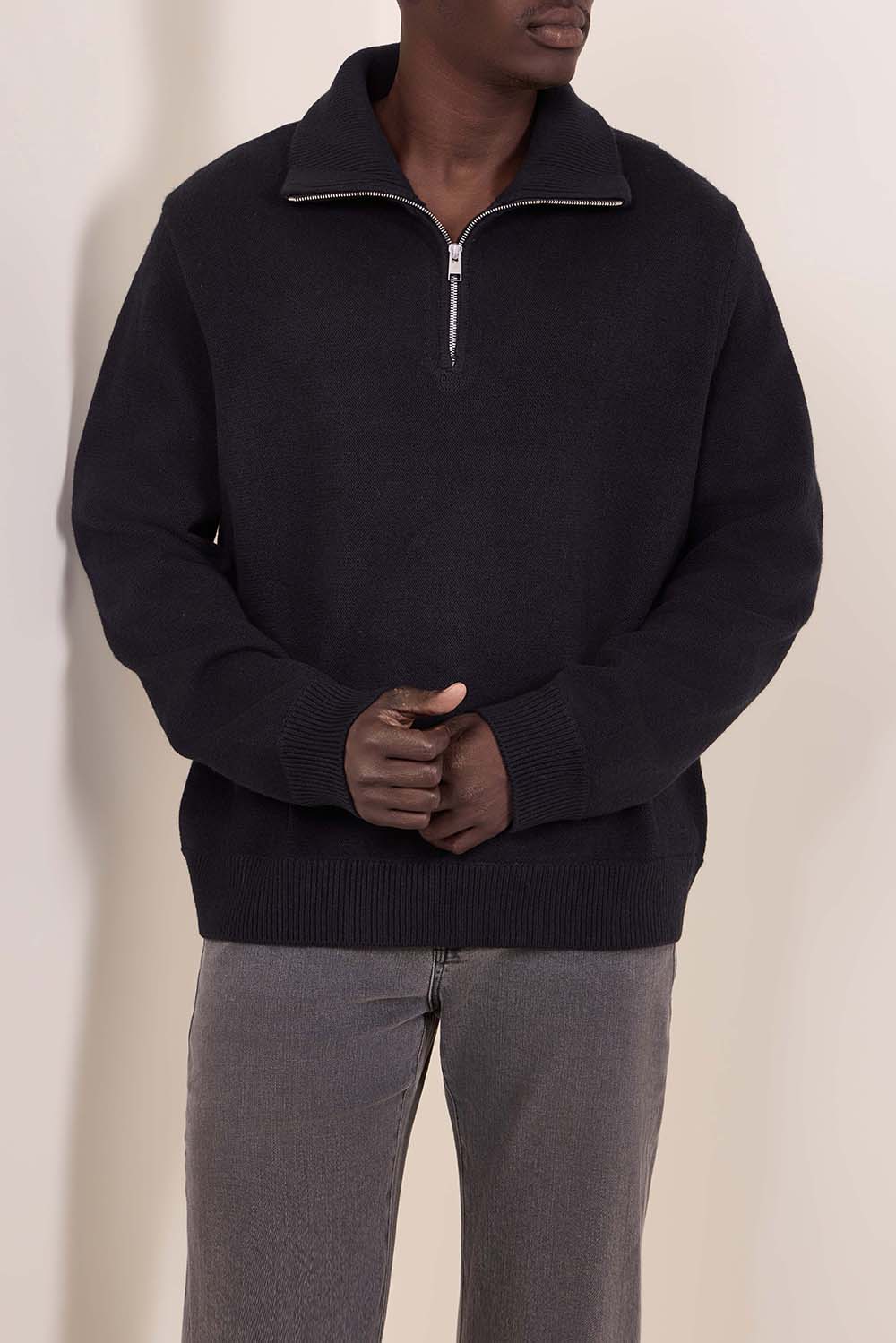 תמונת דוגמן קידמית של סריג צמר