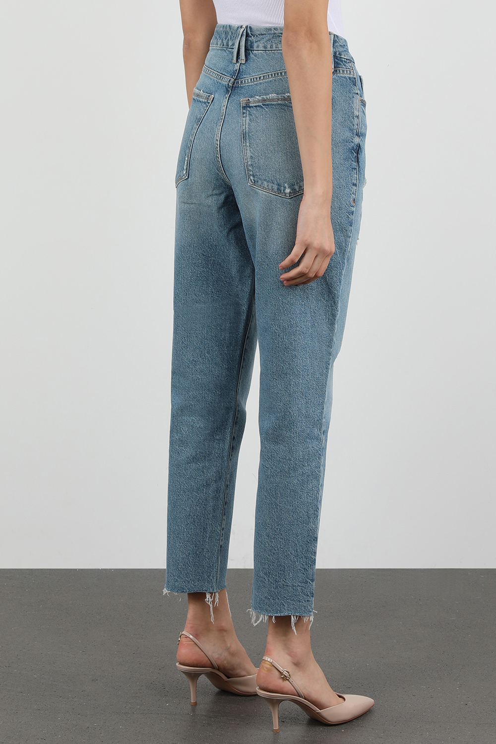 מכנסי ג'ינס בהירים וויקנדר באורך הקרסול GOOD AMERICAN
