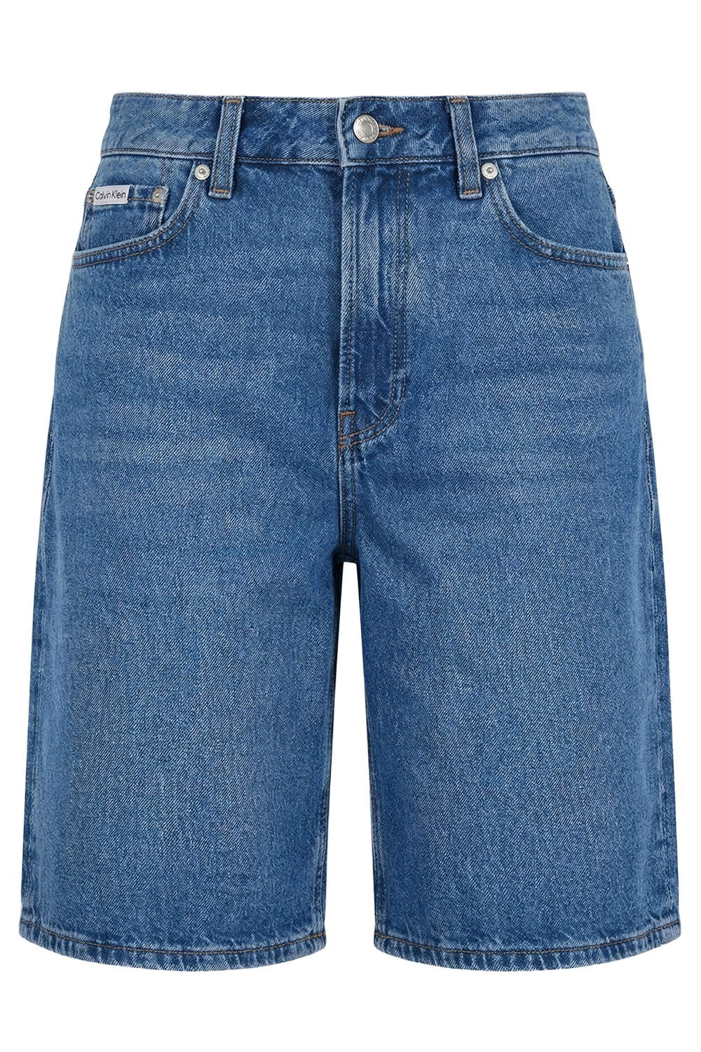 תמונה קידמית של מכנסי ג'ינס קצרים