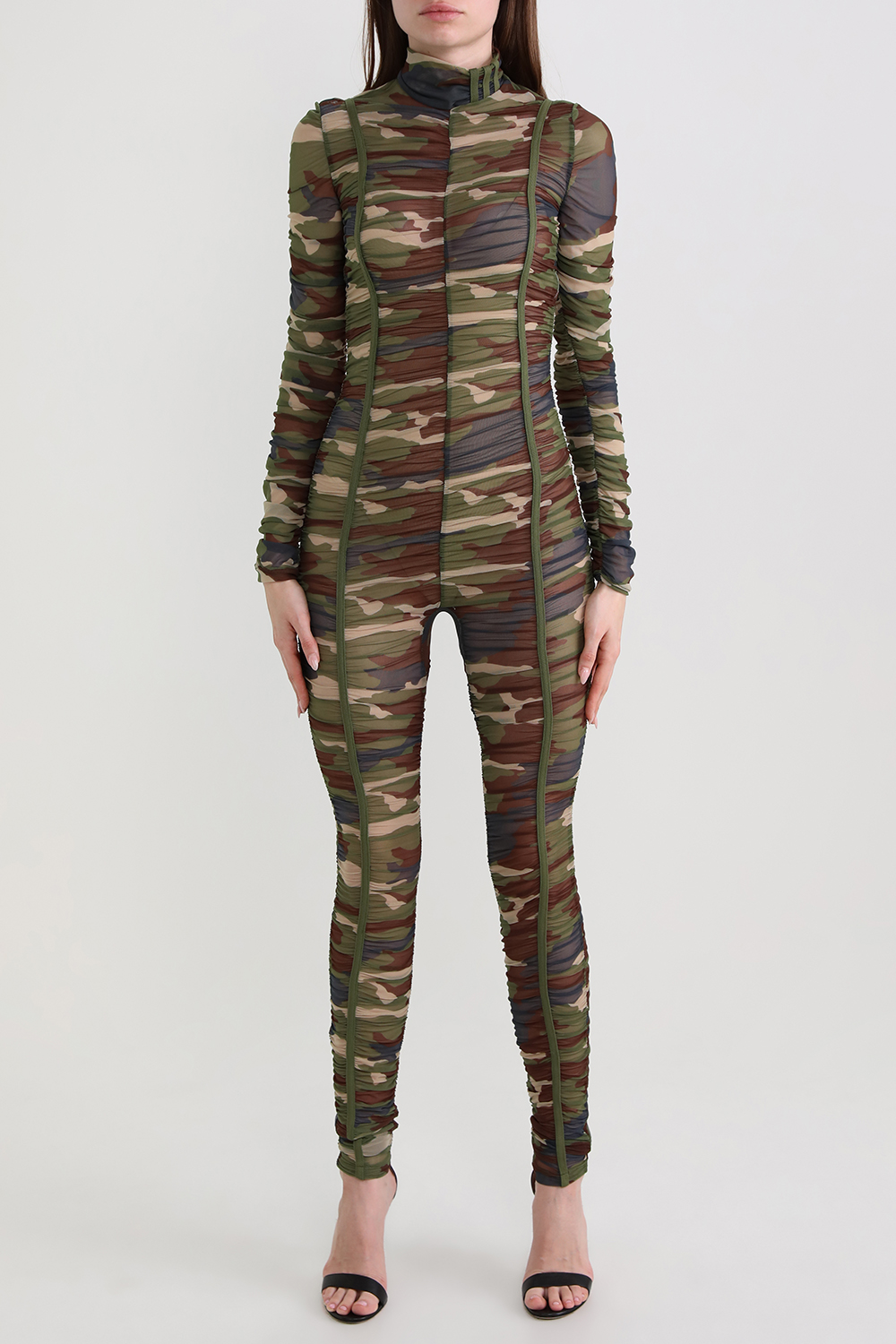 תמונת דוגמן קידמית של אדידס X אייבי פארק אוברול קמופלאז'