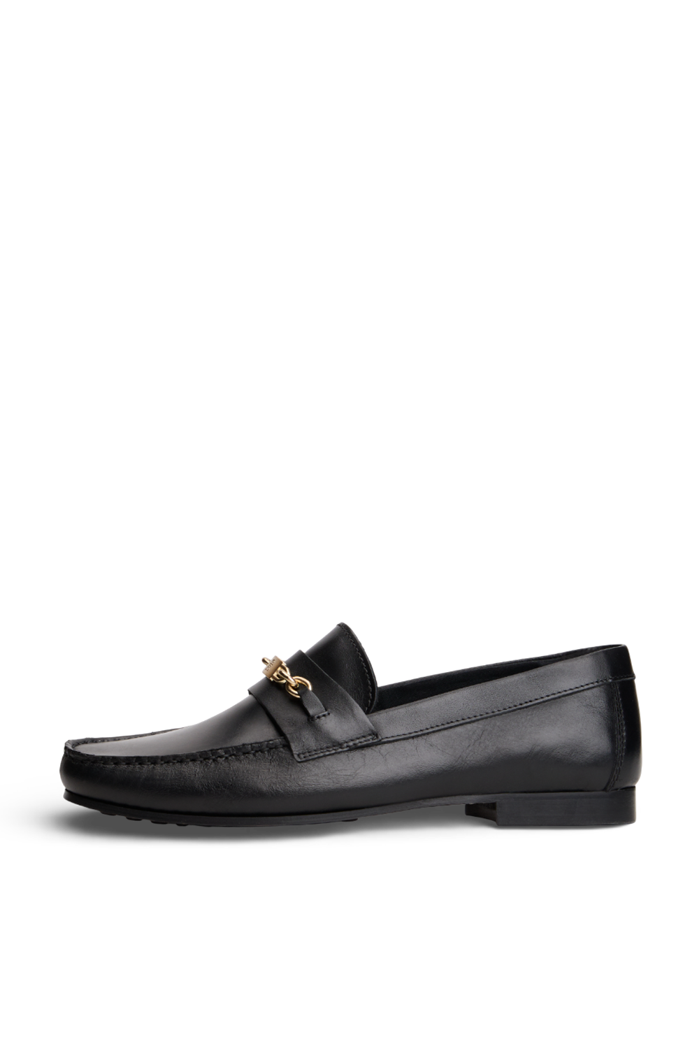 תמונה אחורית של נעלי מוקסינים עור