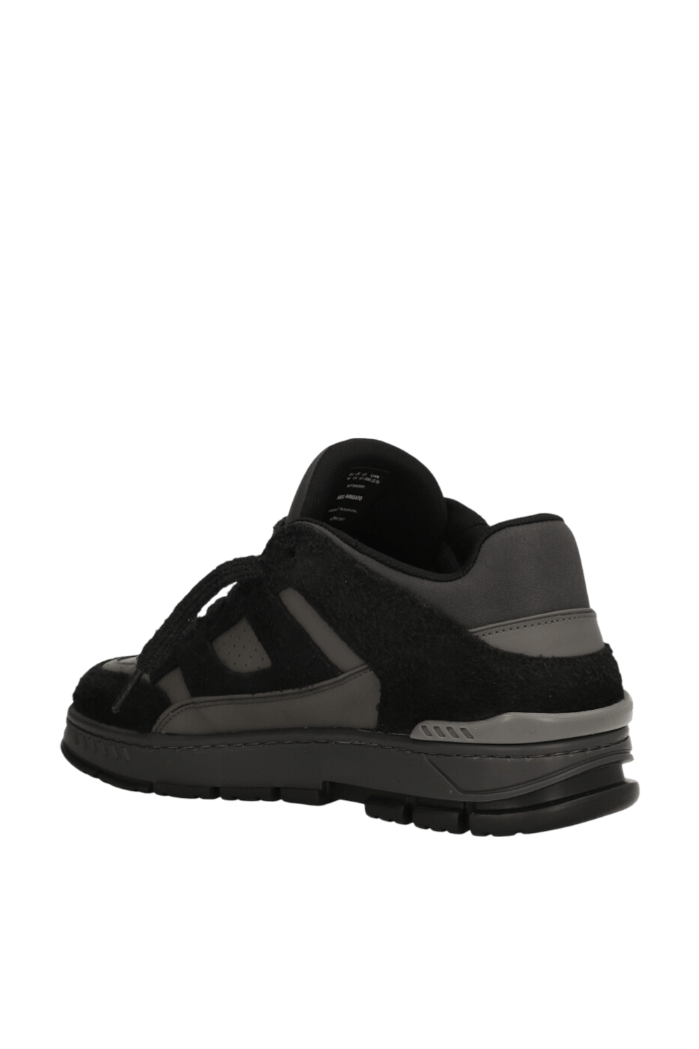 תמונה אחורית של נעלי סניקרס