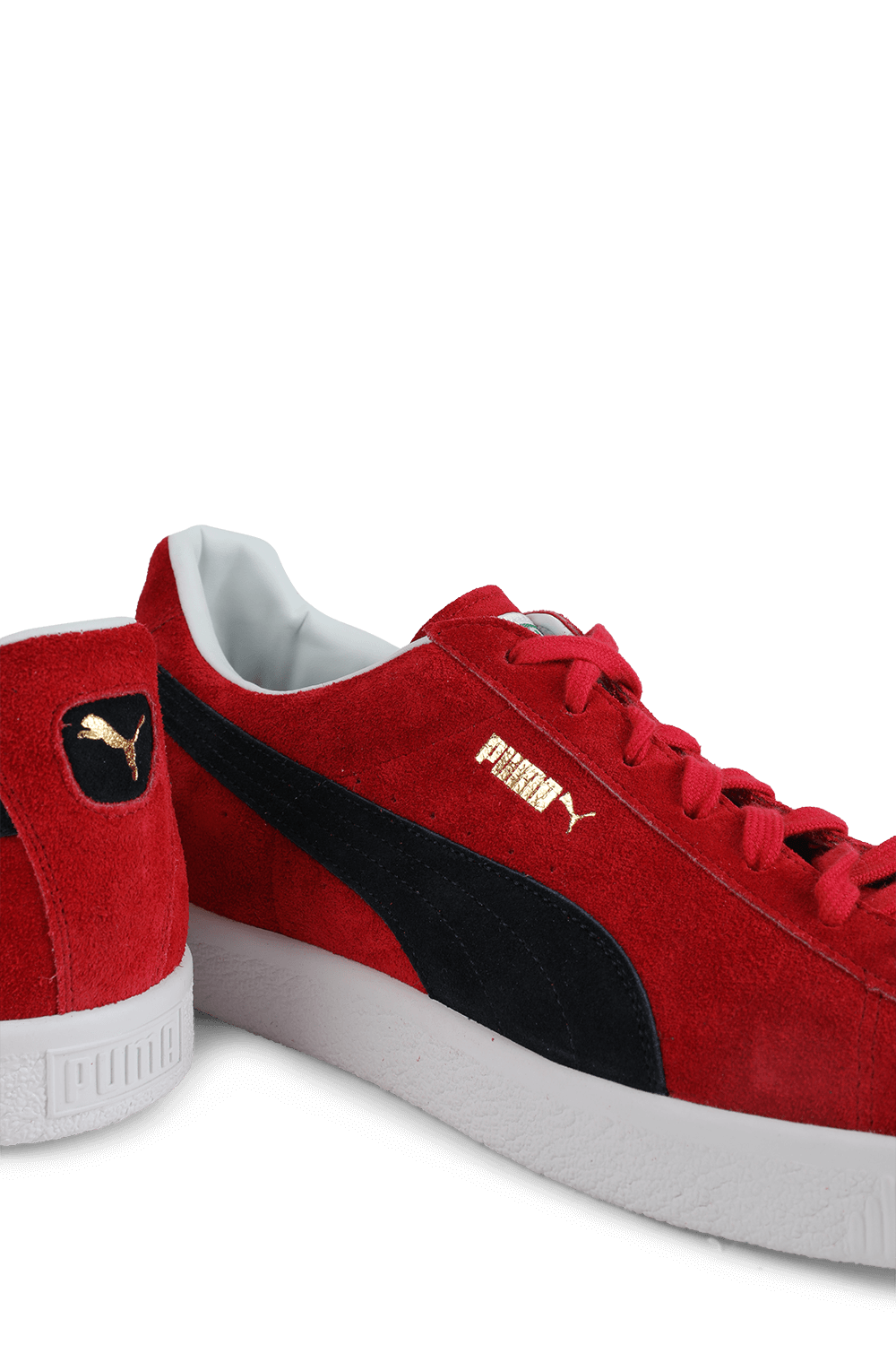 תמונת תקריב של נעלי סניקרס וינטג' מזמש