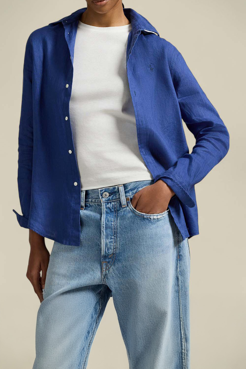 תמונת דוגמן קידמית של חולצת כפתורים מפשתן