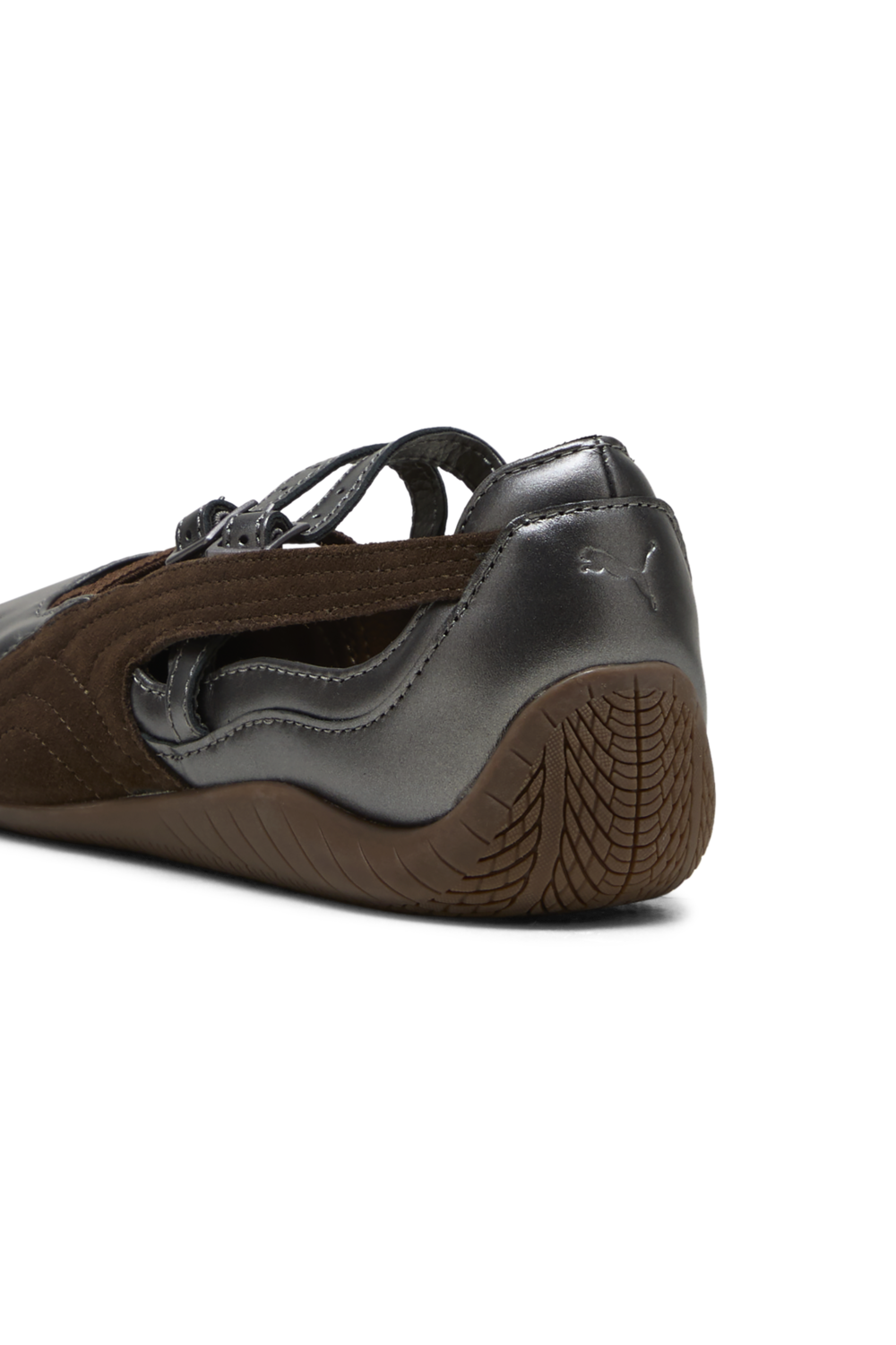 תמונת פנים של נעלי סניקרס