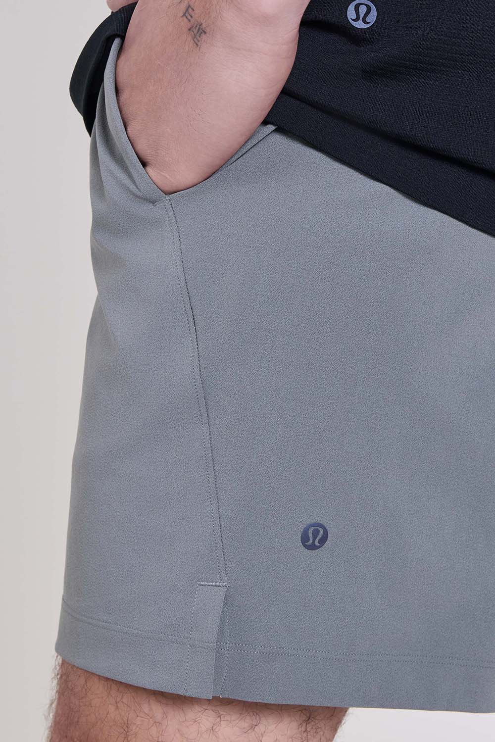 תמונת תקריב דוגמן של Zeroed In Linerless Short 7