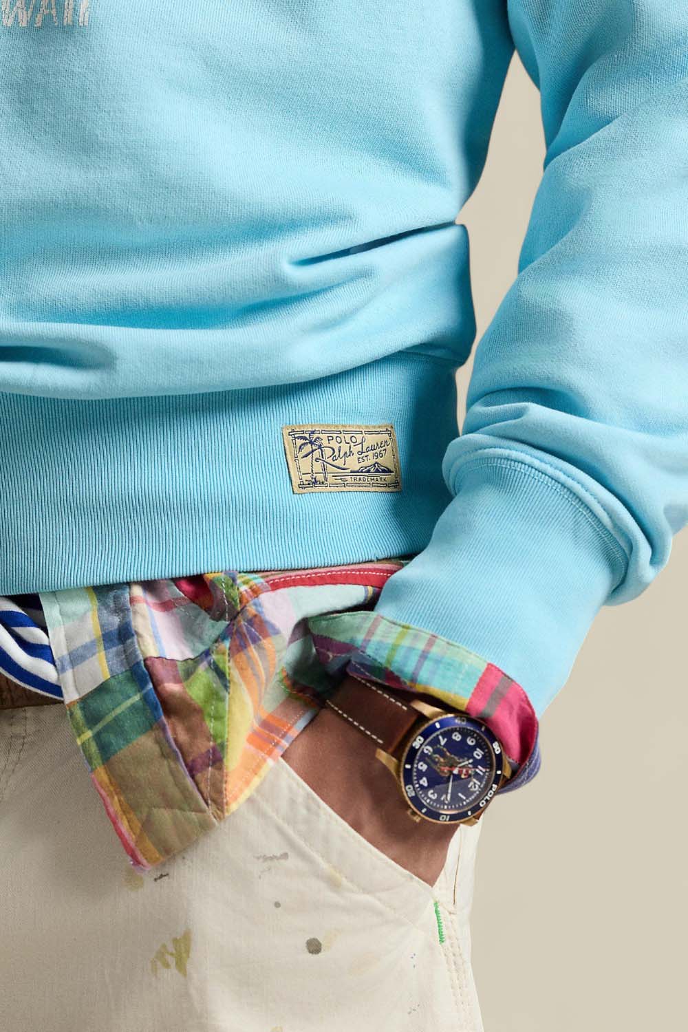 תמונת תקריב דוגמן של סווטשירט