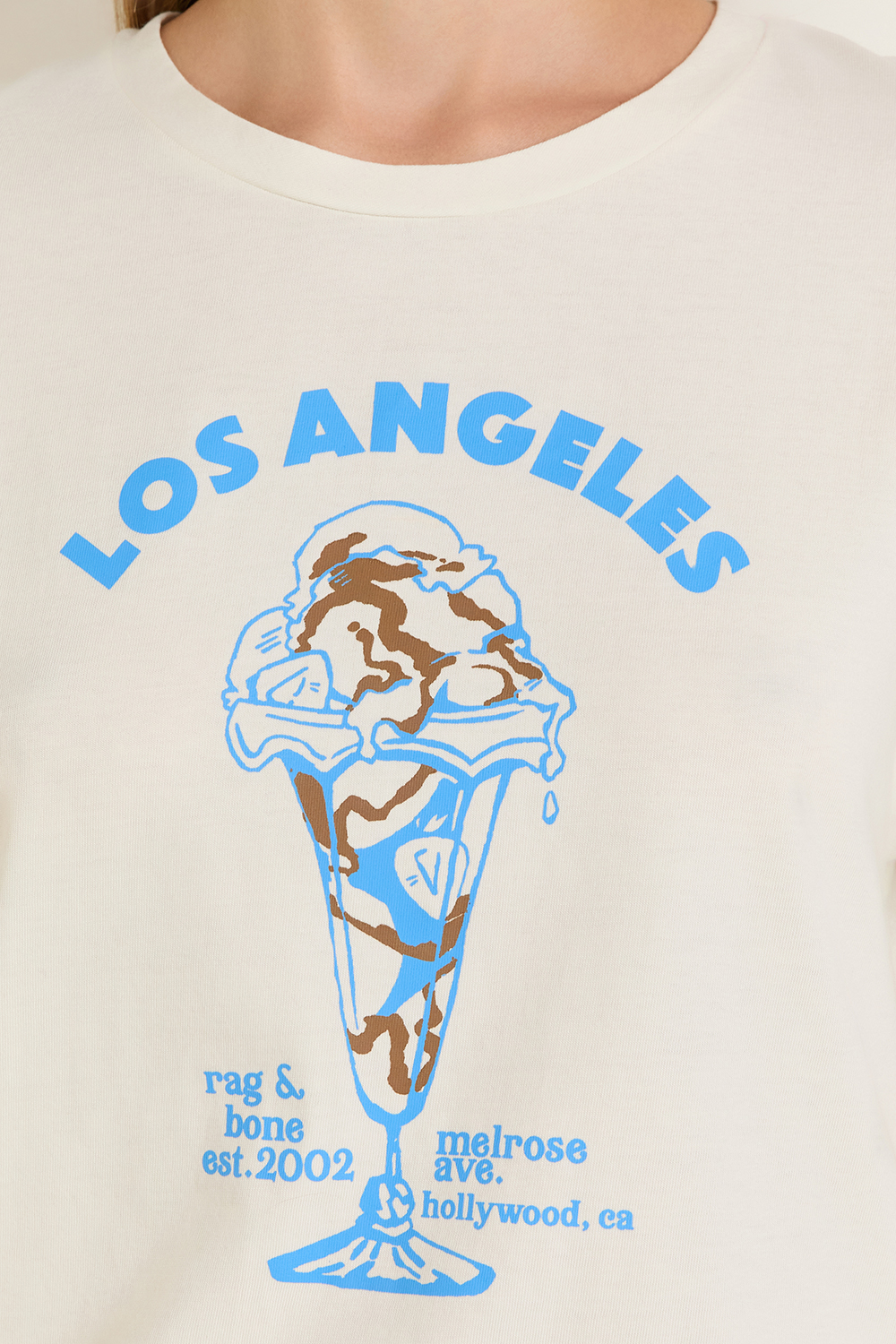 תמונת תקריב דוגמן של חולצת טי