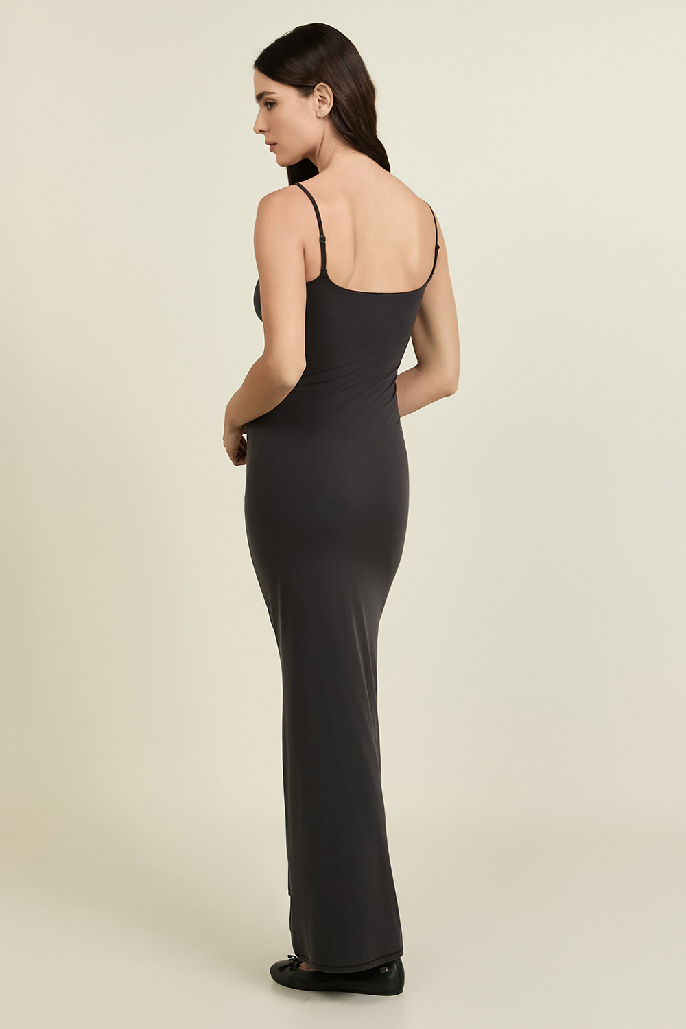 תמונת דוגמן אחורית של Nulu Spaghetti-Strap Maxi Dress