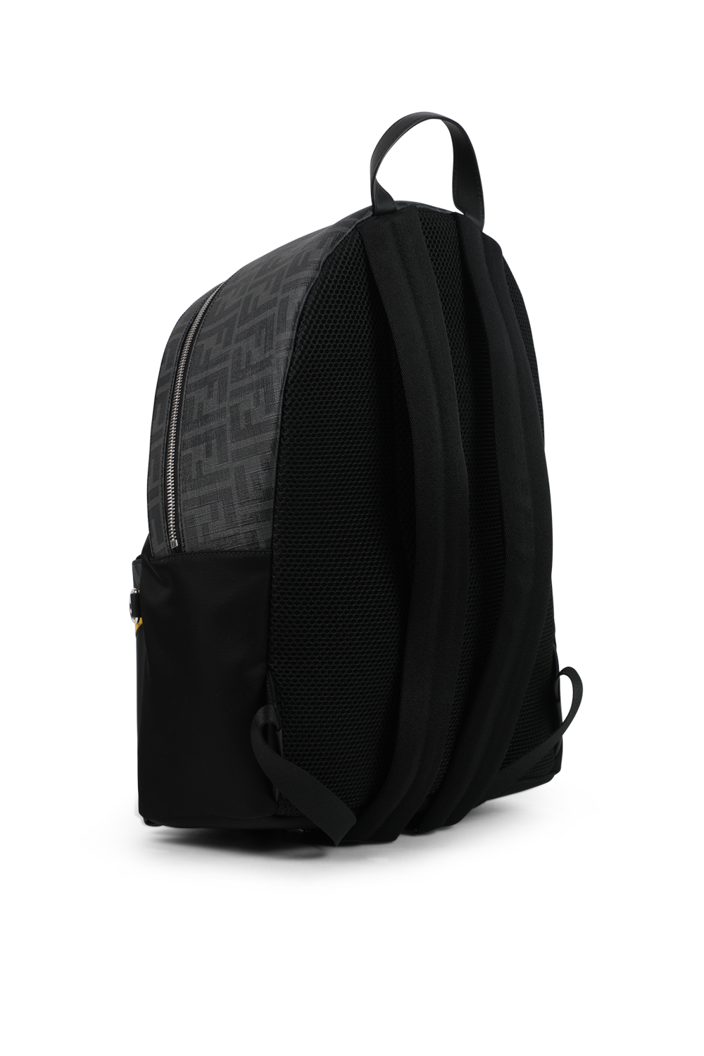 תמונת תקריב של תיק גב מונוגרמי שחור עם פס כתום