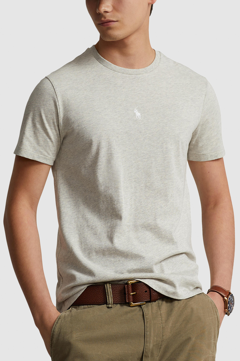 תמונת דוגמן קידמית של חולצת טי