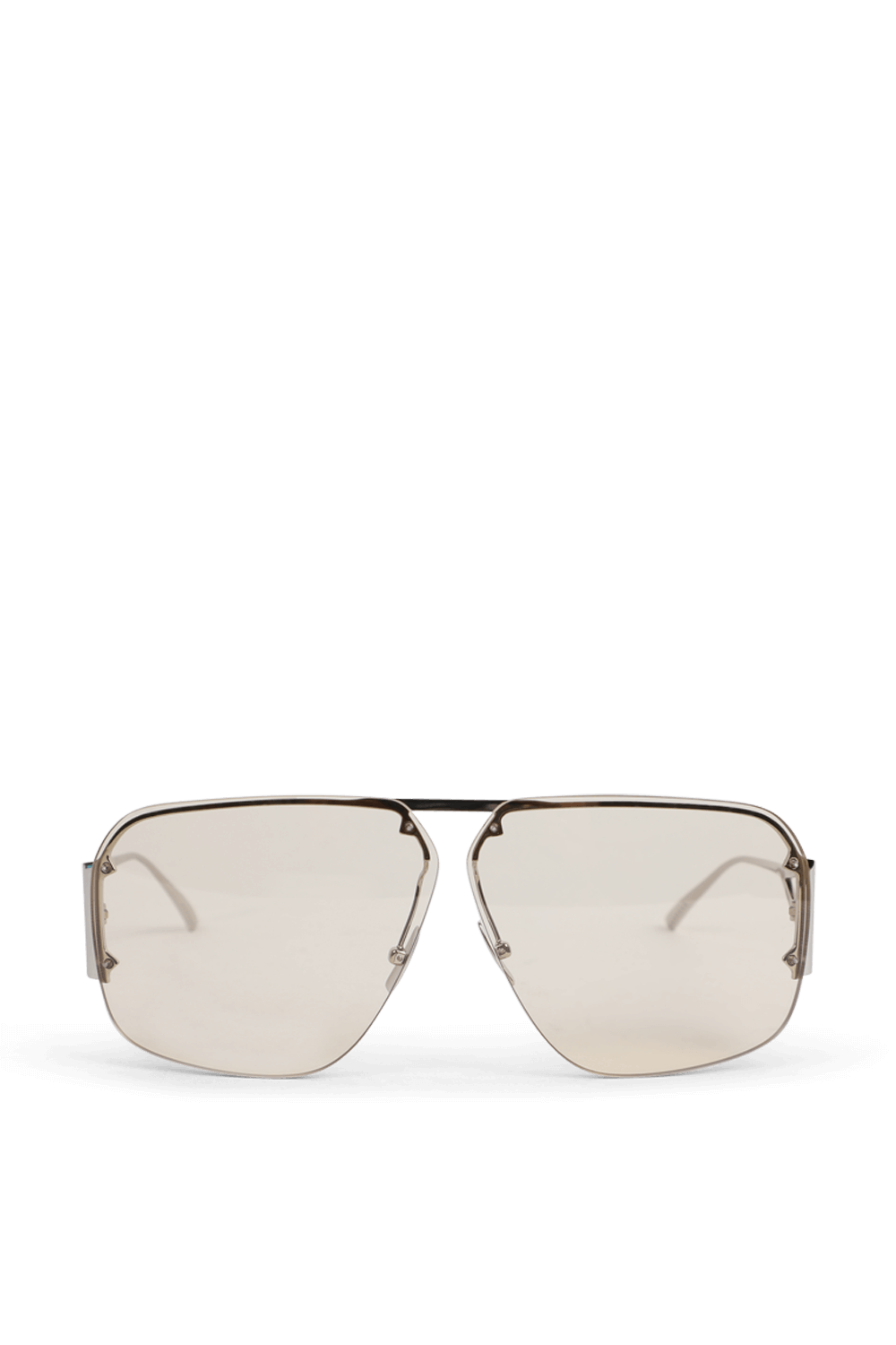 תמונה קידמית של משקפי שמש טייסים