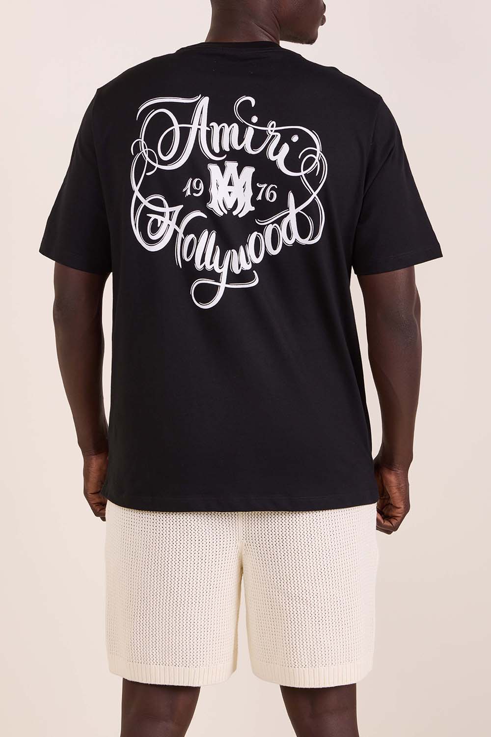 תמונת דוגמן אחורית של חולצת טי