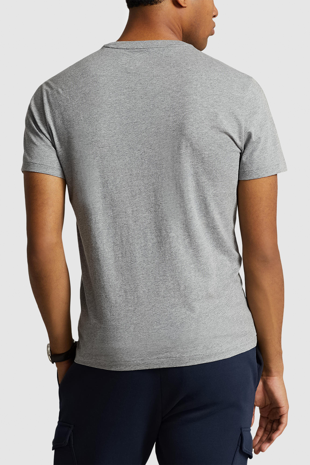 תמונת דוגמן אחורית של חולצת טי