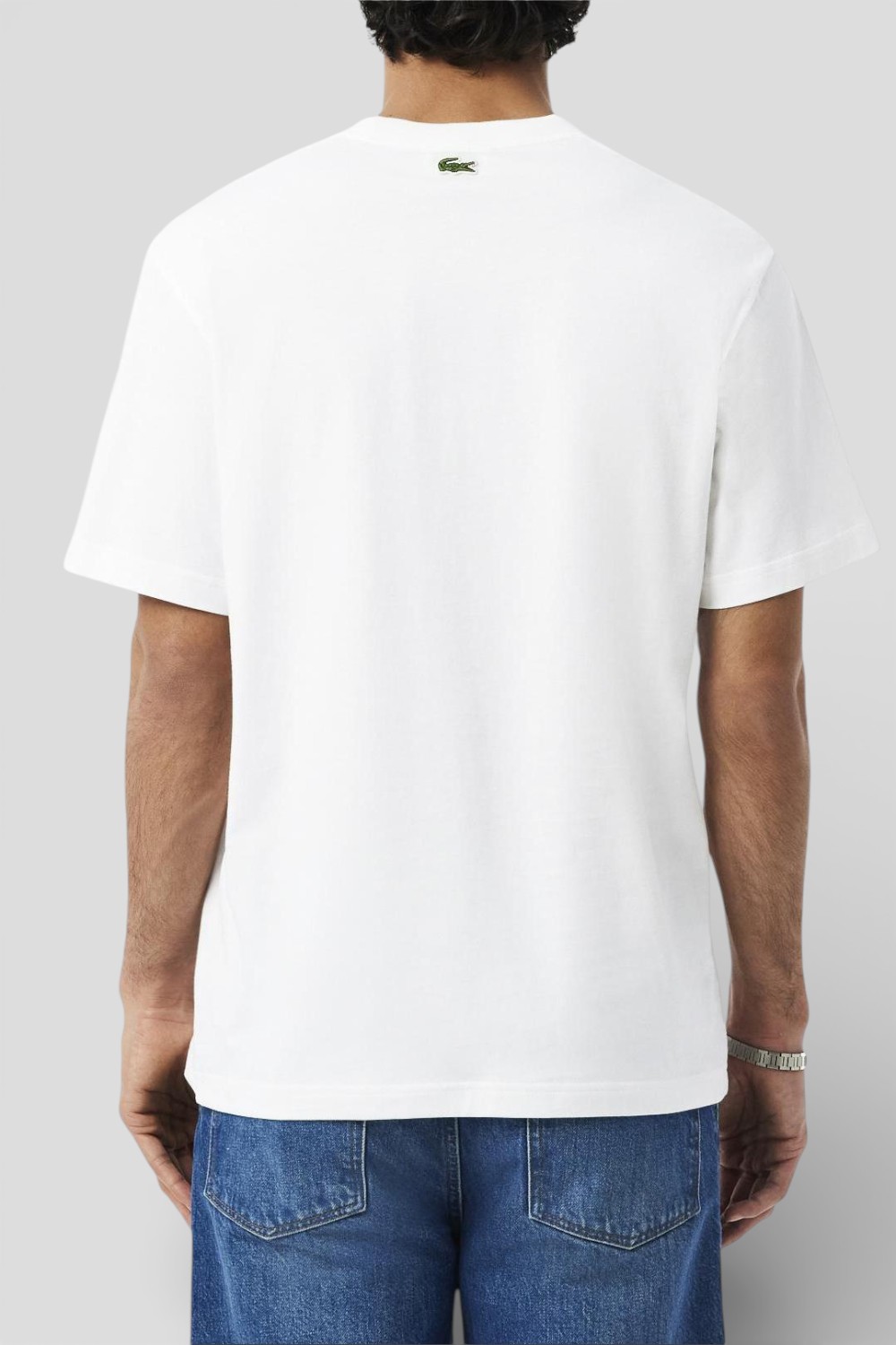 תמונת דוגמן אחורית של חולצת טי