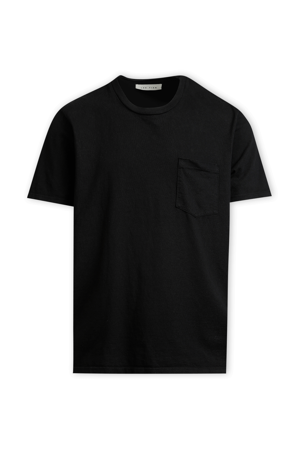 תמונה קידמית של טישירט שחורה עם כיס