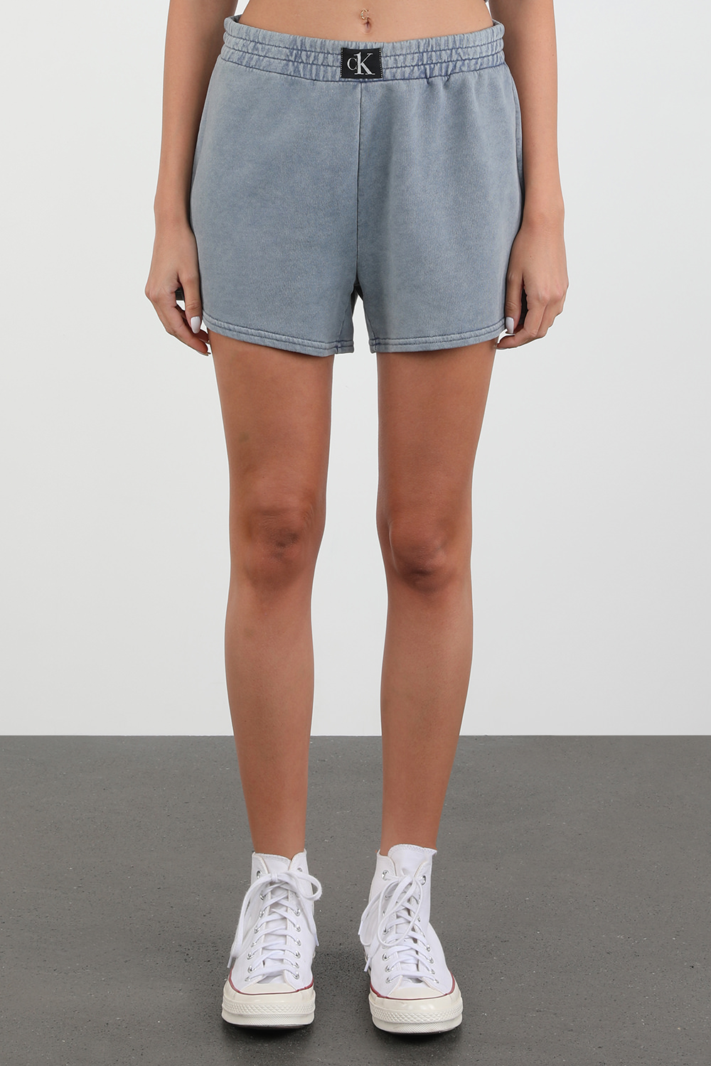 תמונת דוגמן קידמית של Beach Shorts T-Shirt in Indigo