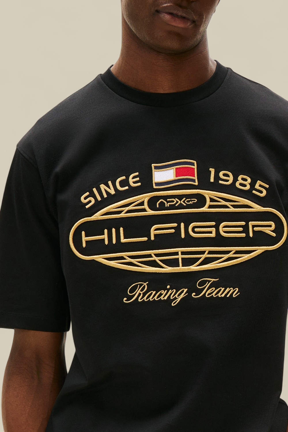 תמונת תקריב דוגמן של חולצת טי