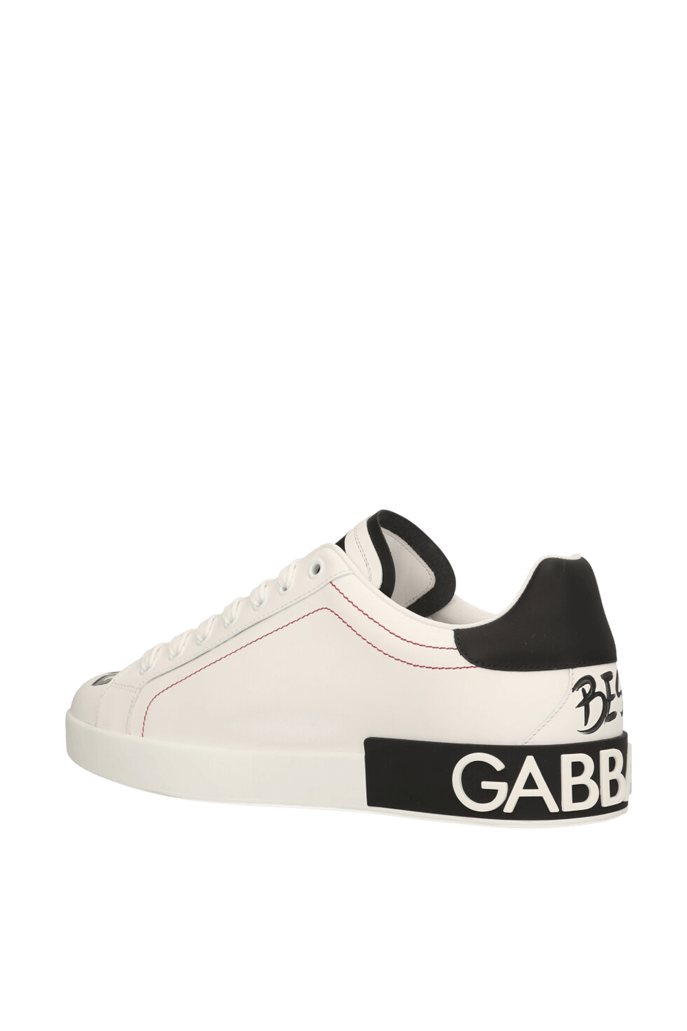 תמונה אחורית של נעלי סניקרס