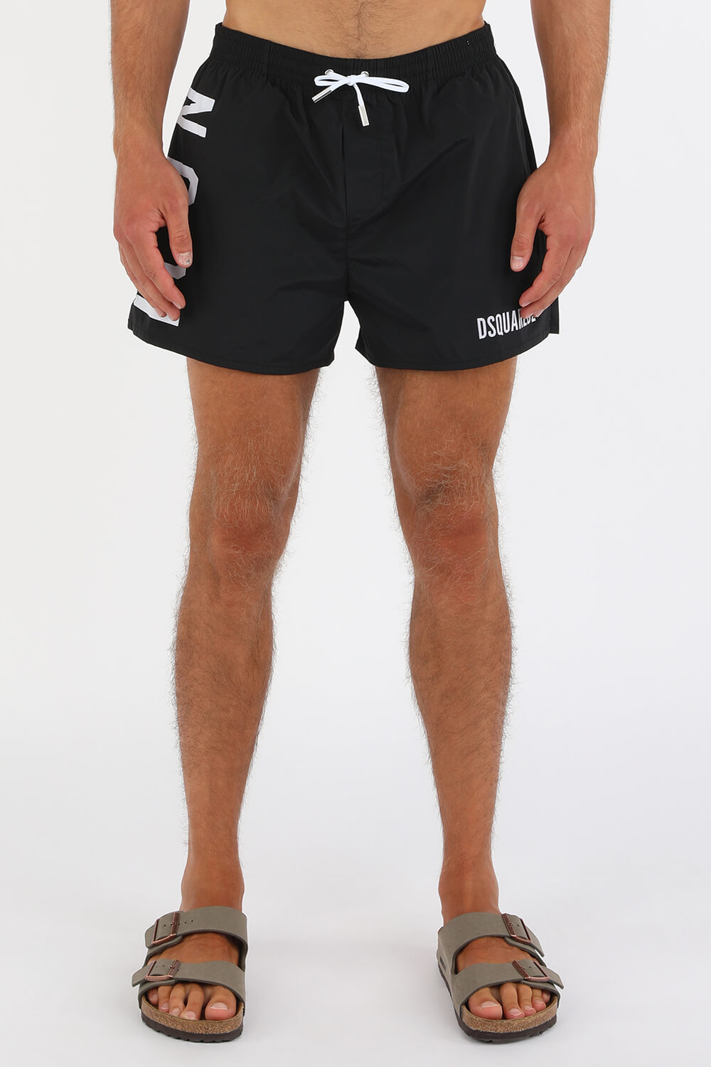 תמונת דוגמן קידמית של Icon Swim Trunks in Black