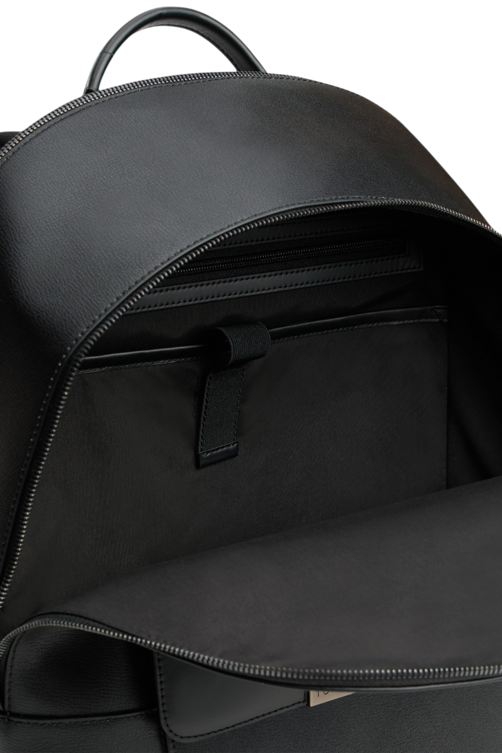 תמונת תקריב של תיק גב