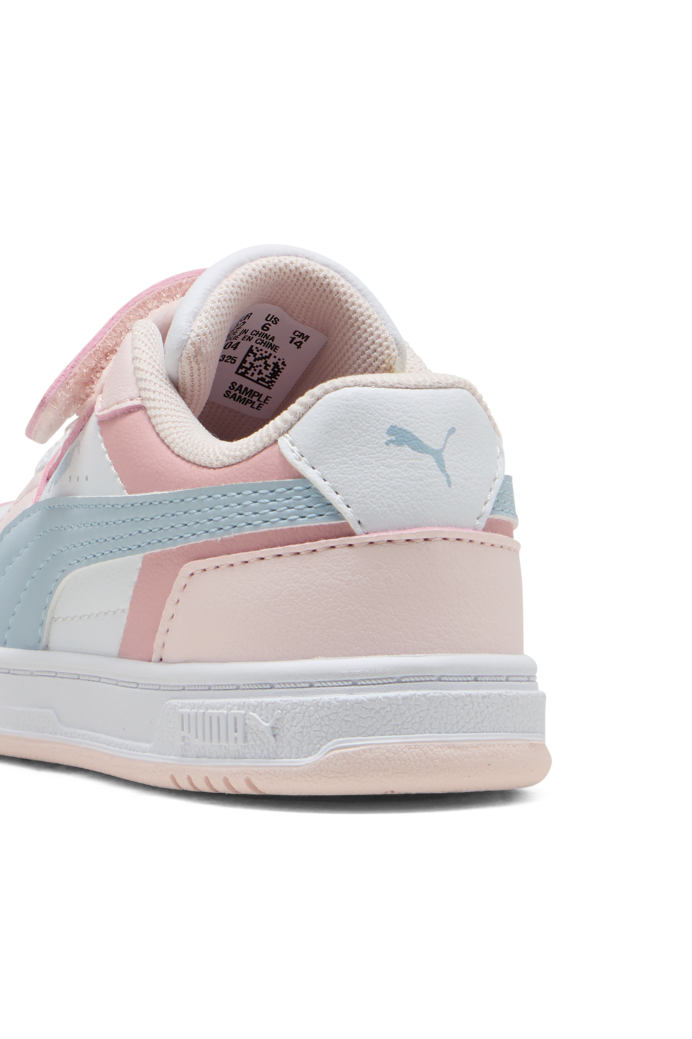 תמונת פנים של נעלי סניקרס  Caven III