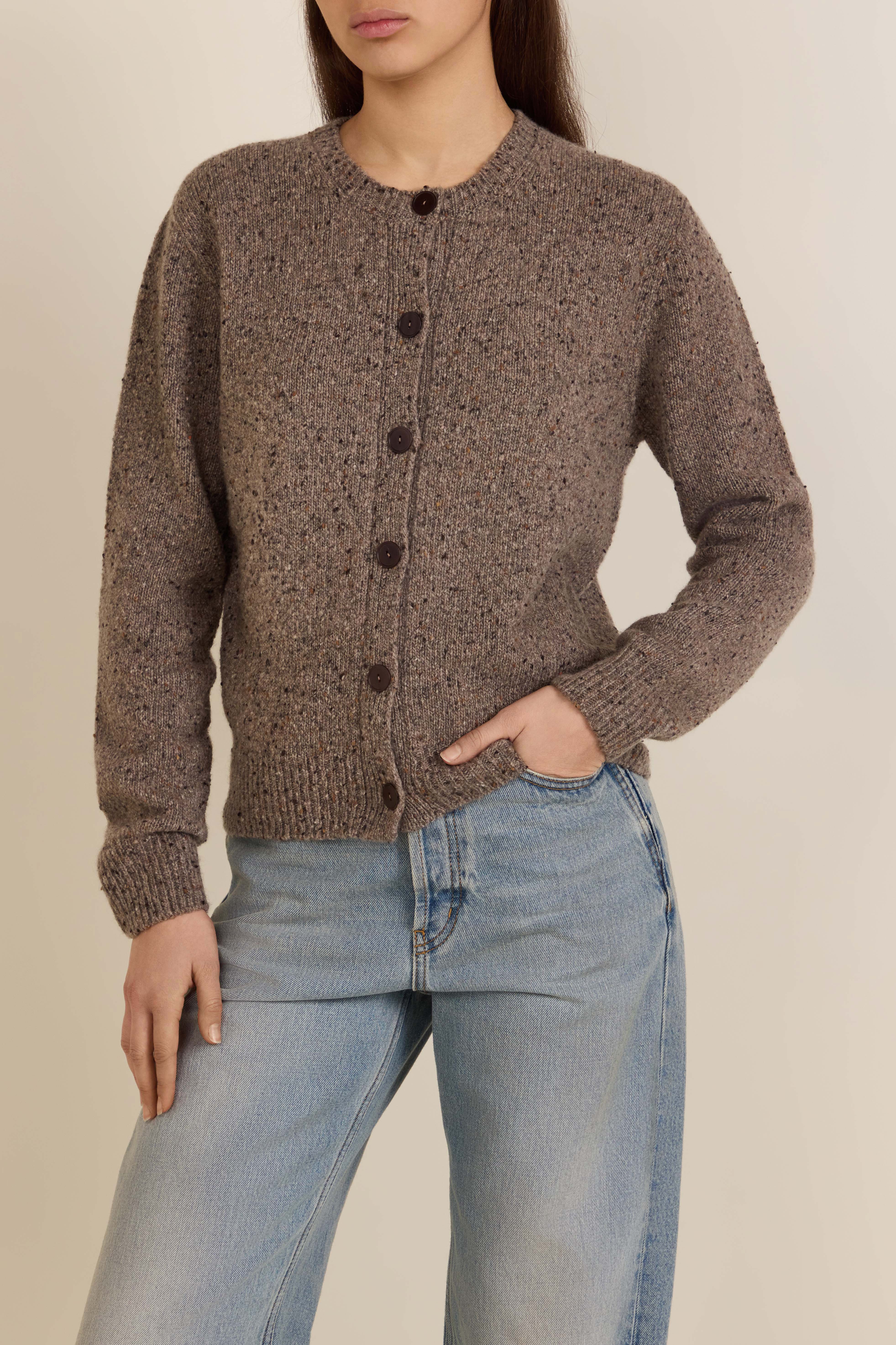 תמונת דוגמן קידמית של קרדיגן קשמיר