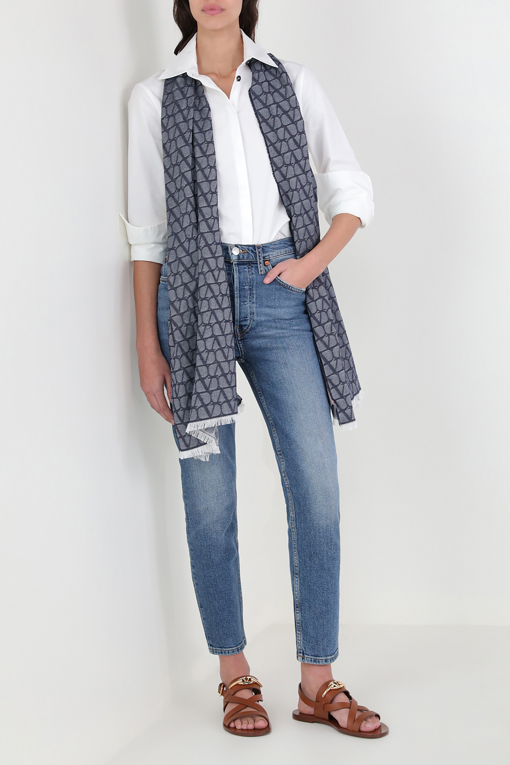 תמונת דוגמן קידמית של סנדלים