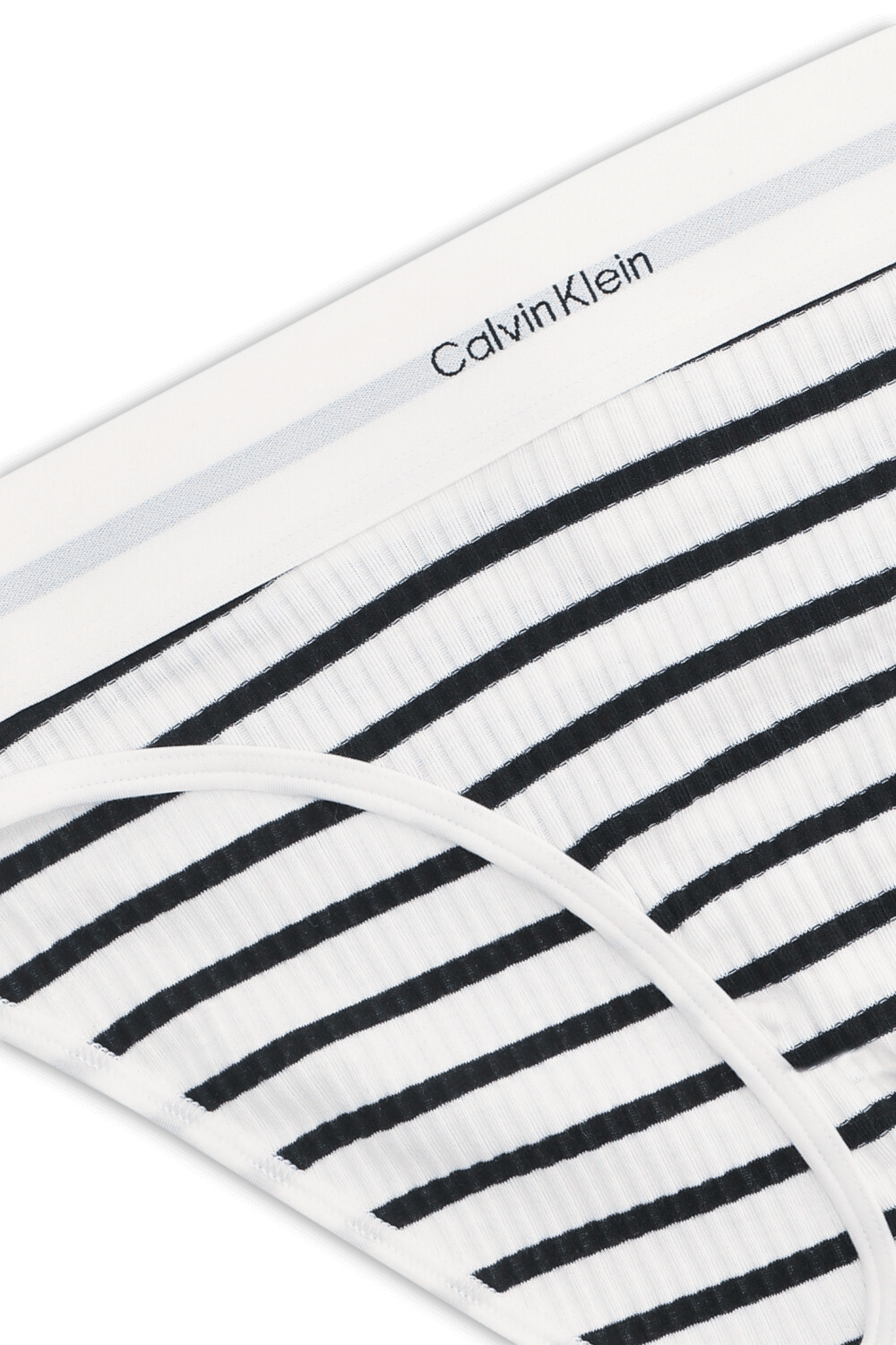 תמונה אחורית של תחתונים