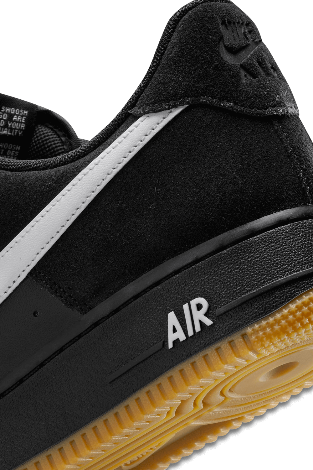 תמונת תקריב של נעלי סניקרס אייר פורס 1 07