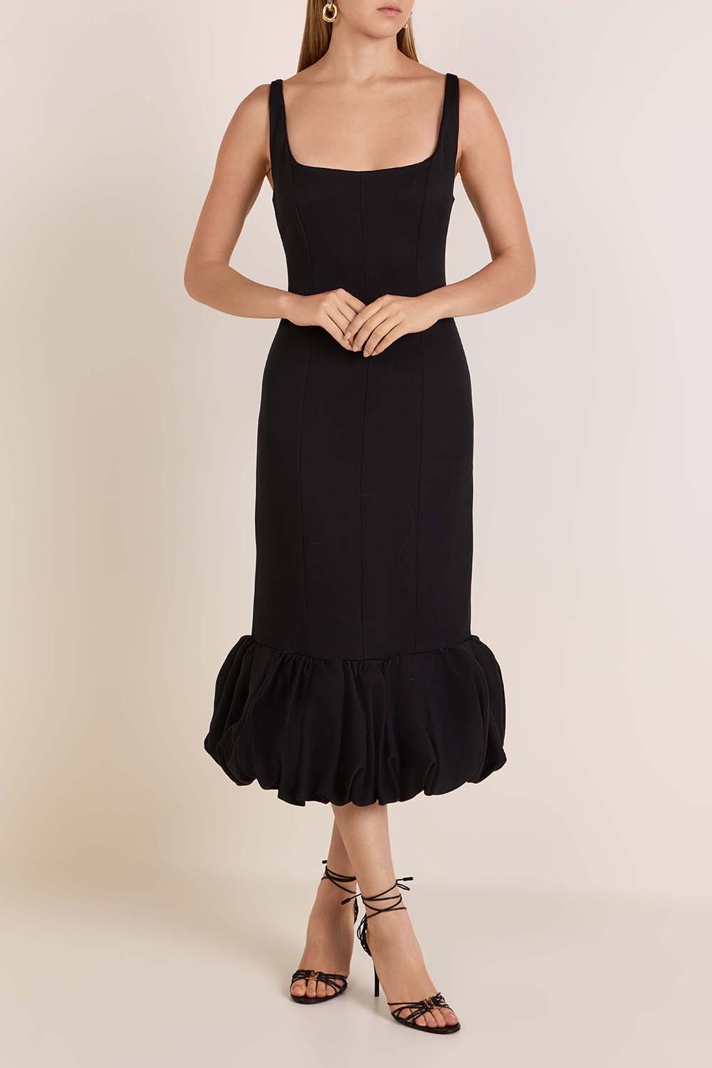 תמונת דוגמן קידמית של שמלת מידי