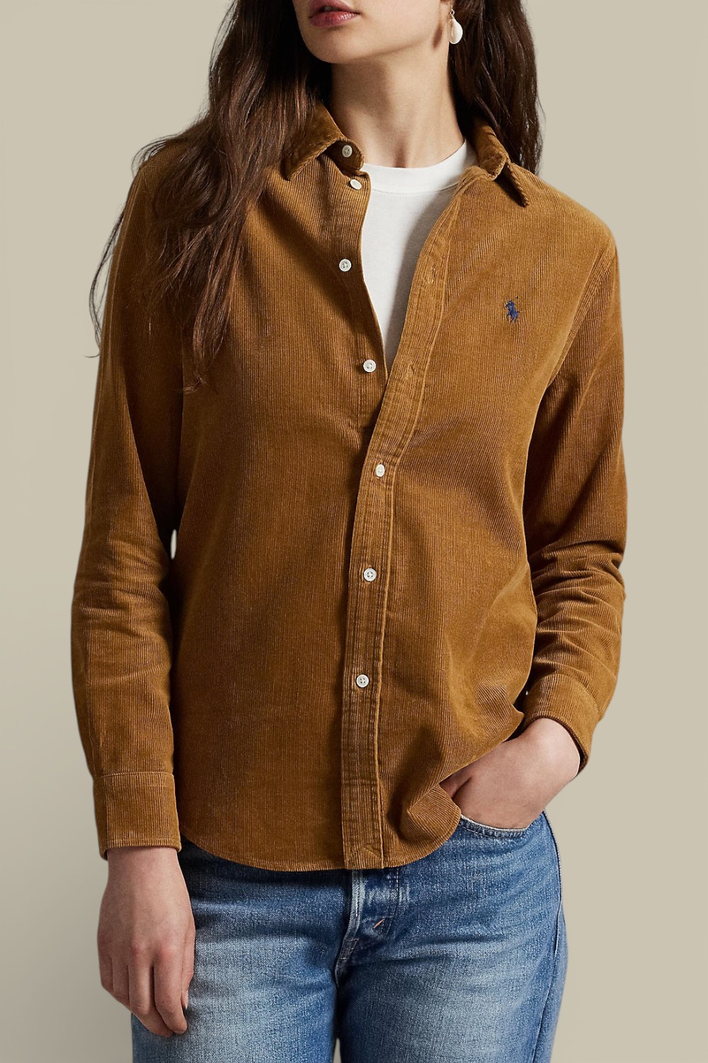 תמונת דוגמן קידמית של חולצת כפתורים ארוכה