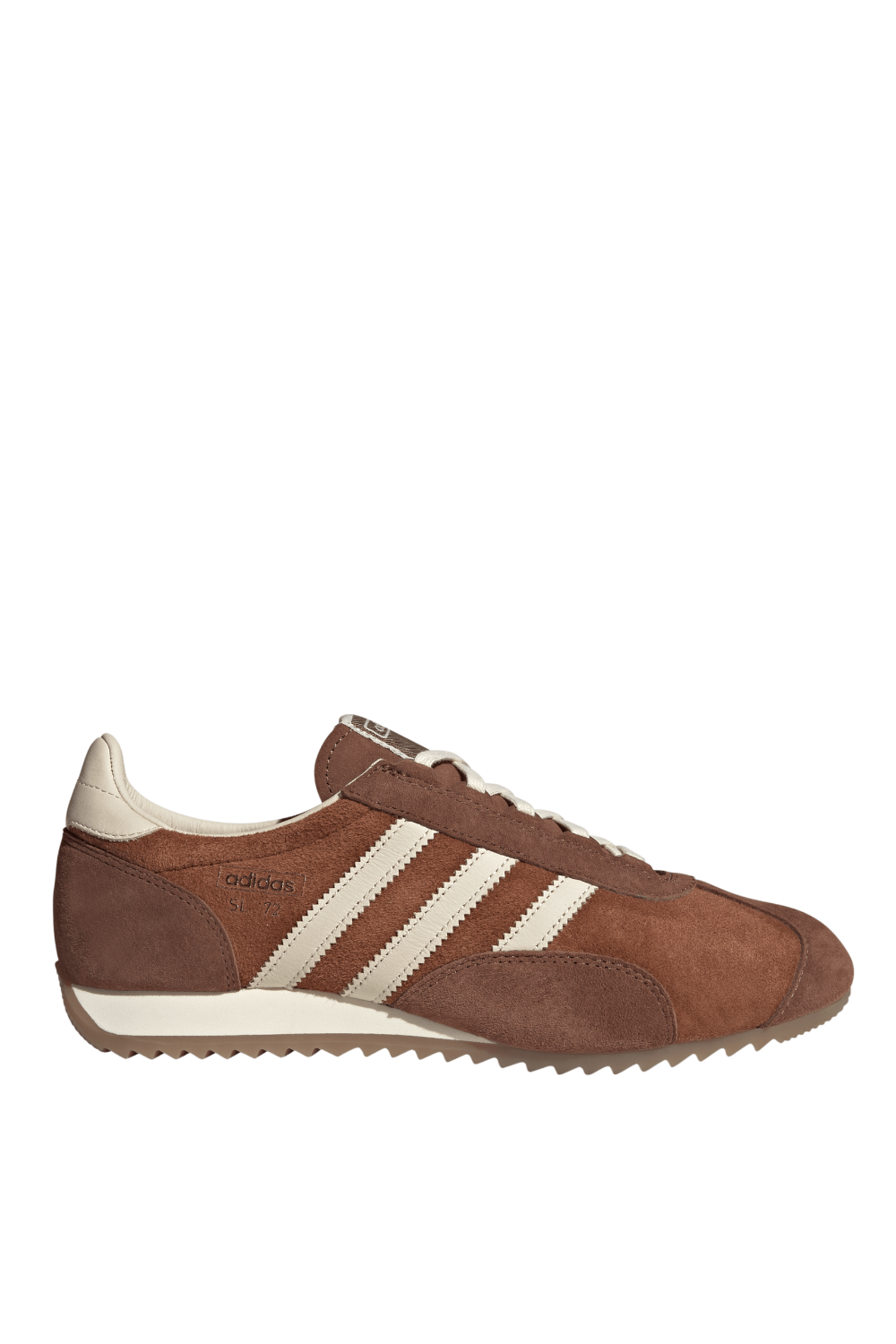 תמונה קידמית של נעלי סניקרס