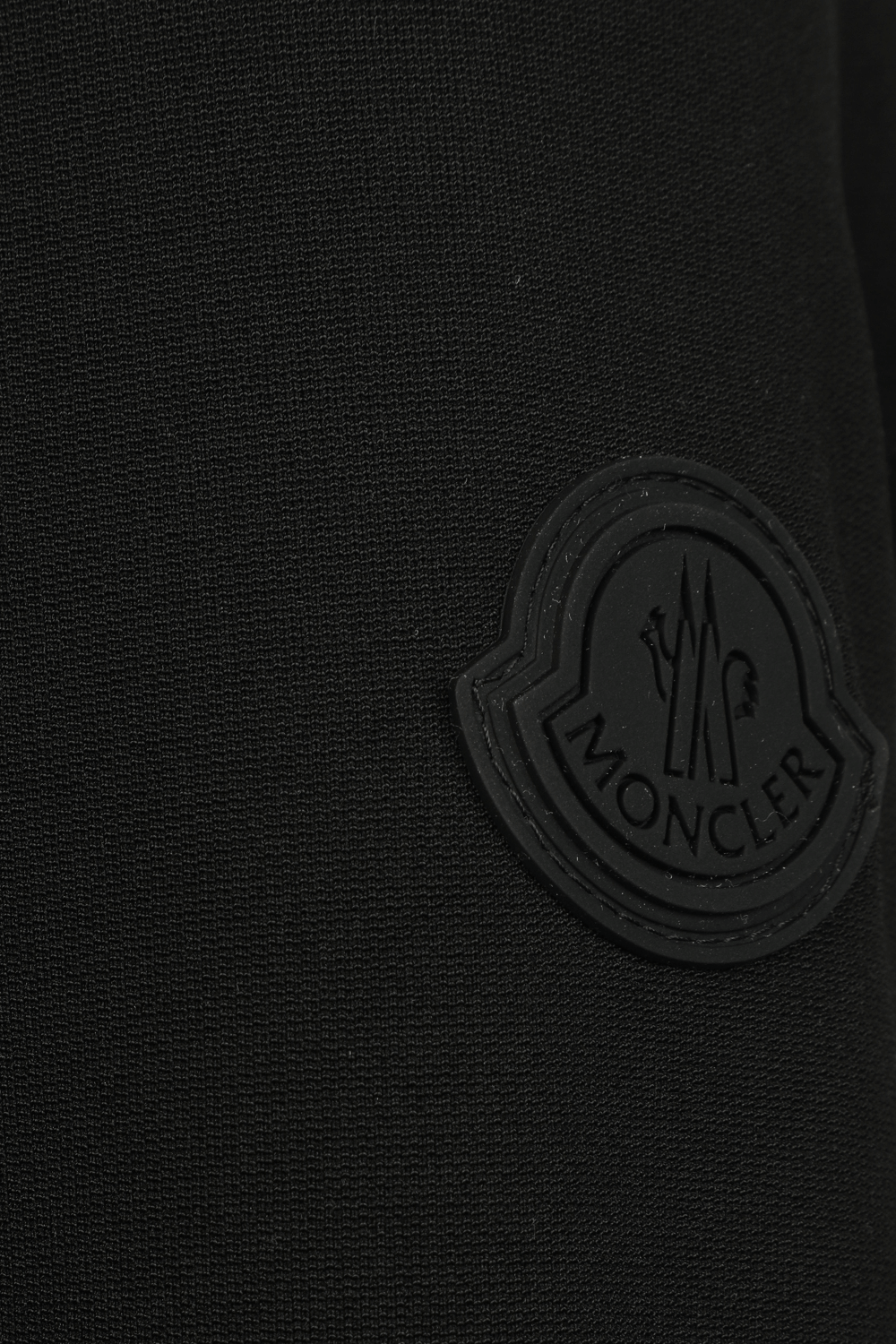 תמונה אחורית של קרדיגן שחור ספורטיבי