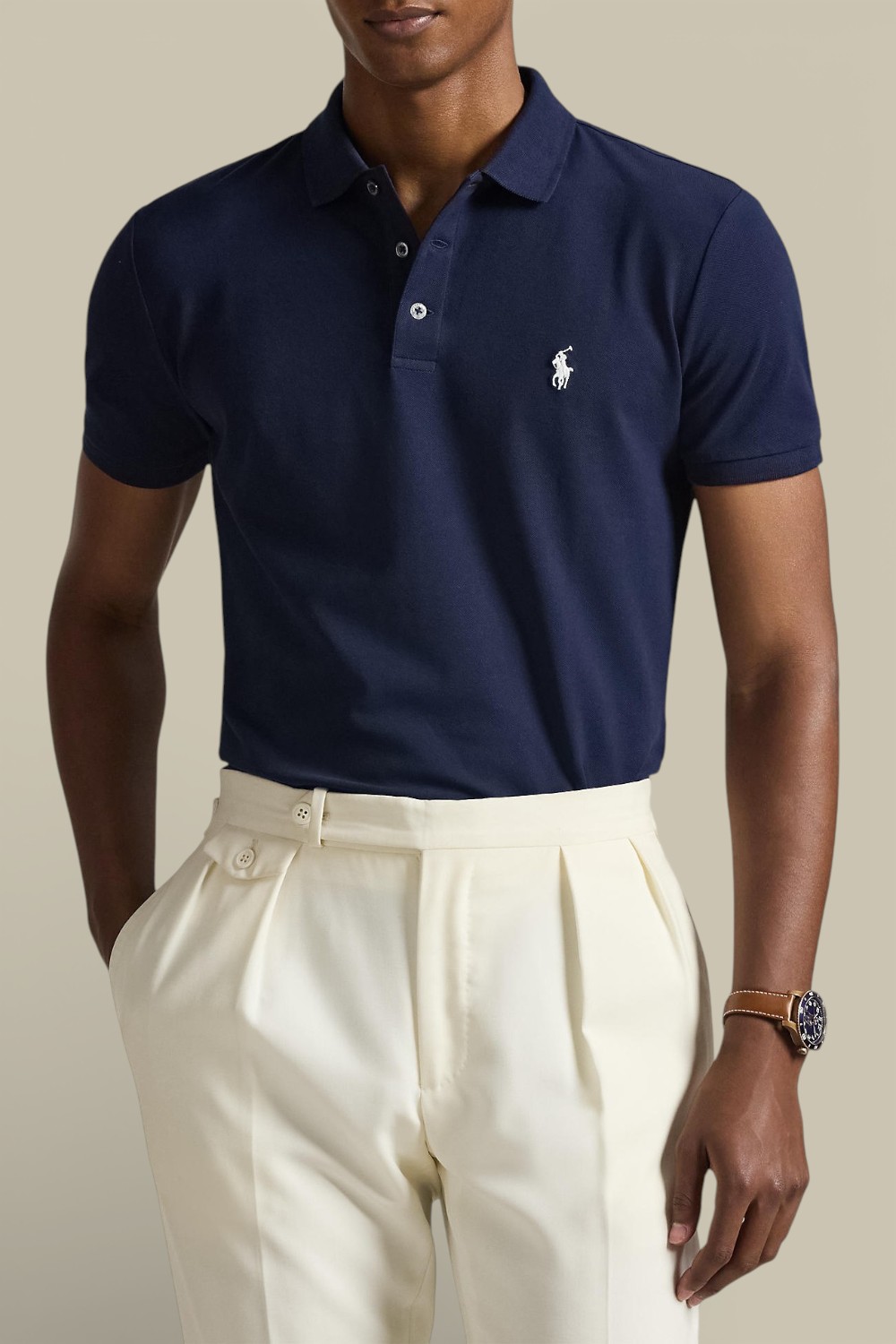 תמונת דוגמן קידמית של חולצת פולו