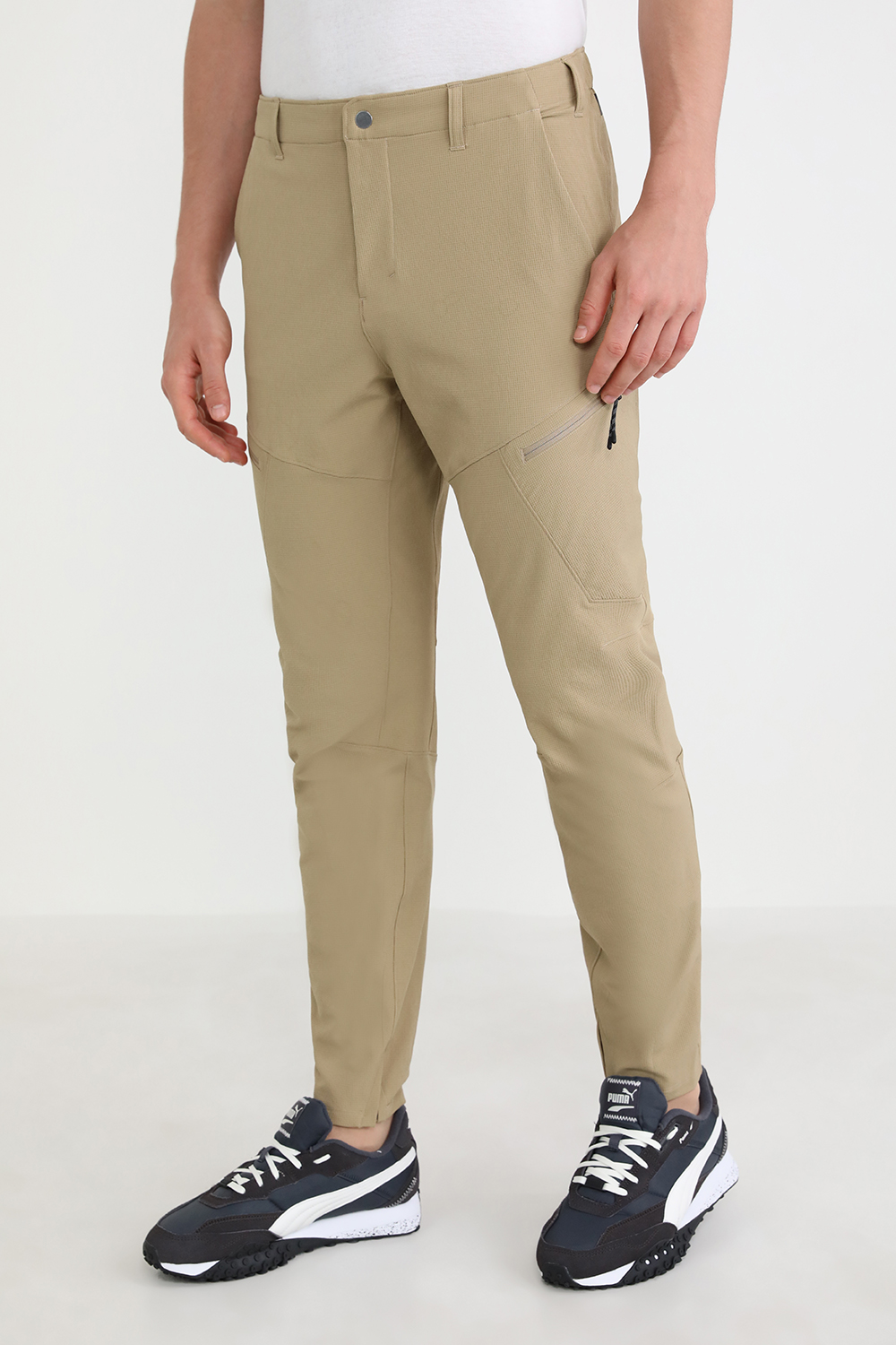 תמונת דוגמן קידמית של Merino Wool Hiking Cargo Pant