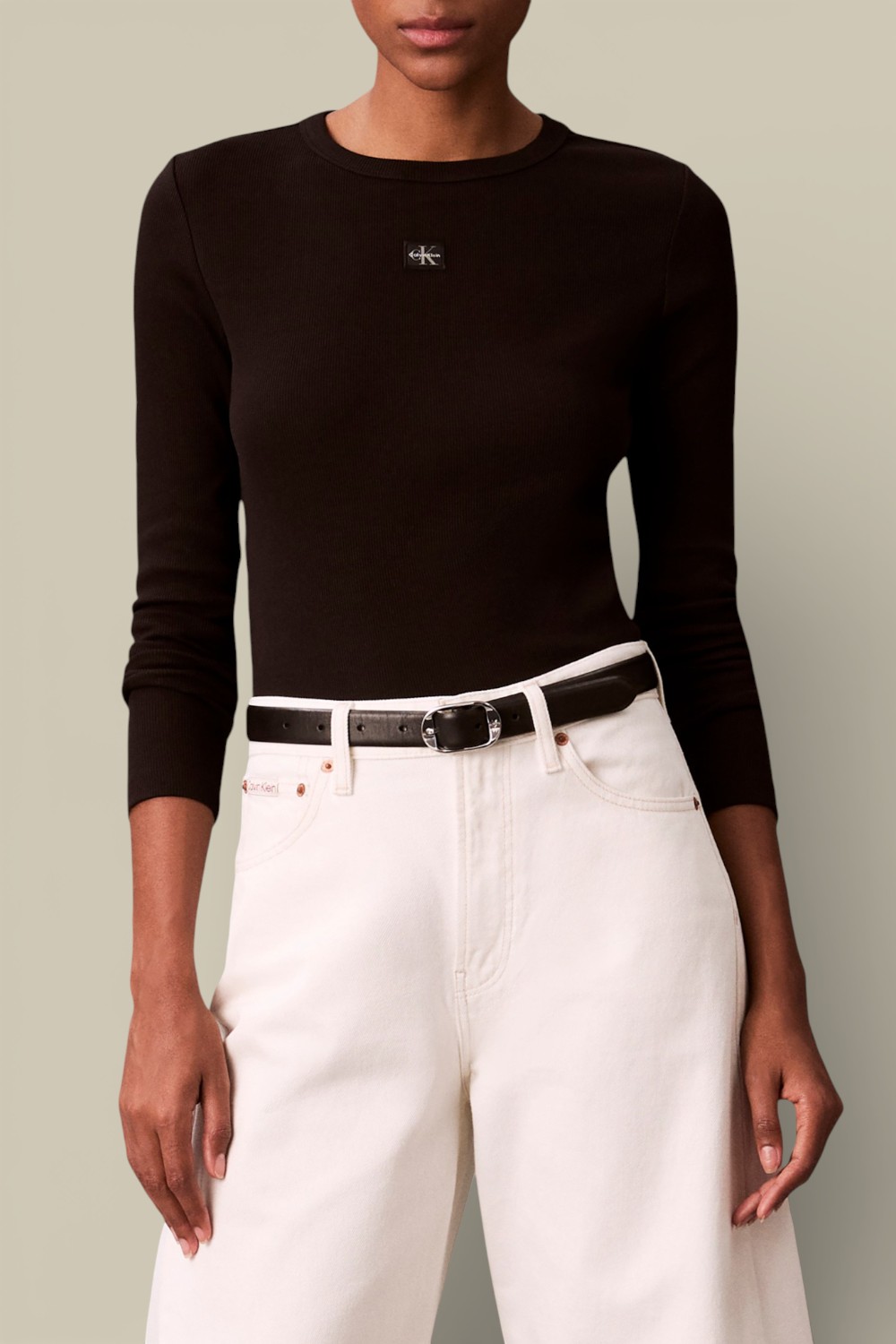 תמונת דוגמן קידמית של חולצת טי שרוול ארוך