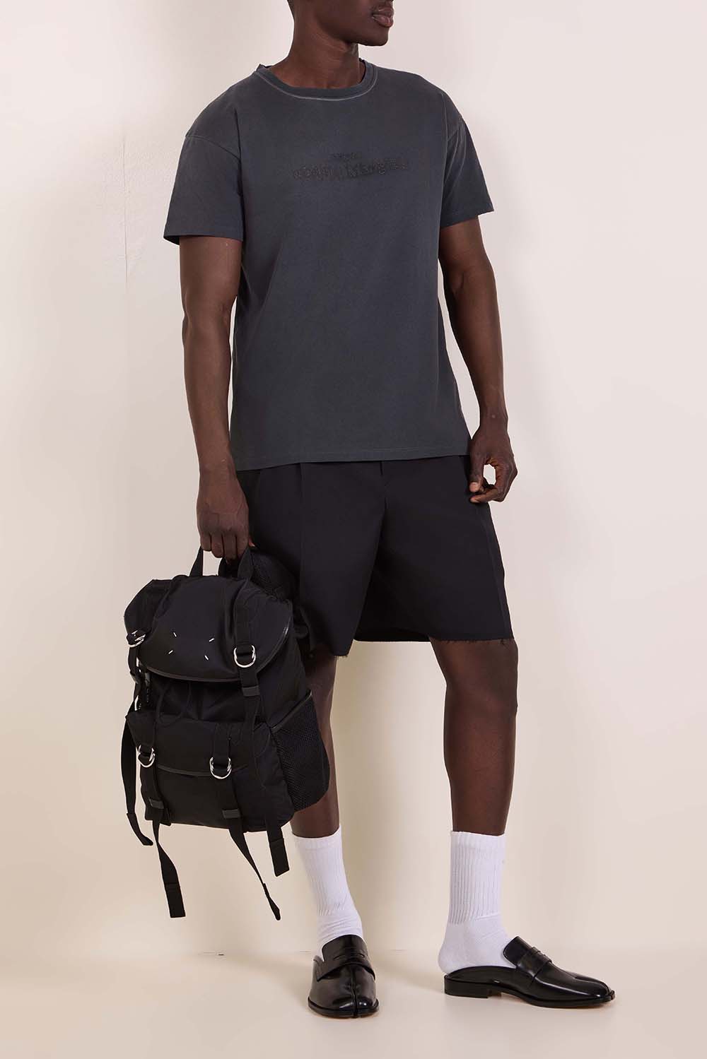 תמונת דוגמן קידמית של תיק גב הייטק מדיום