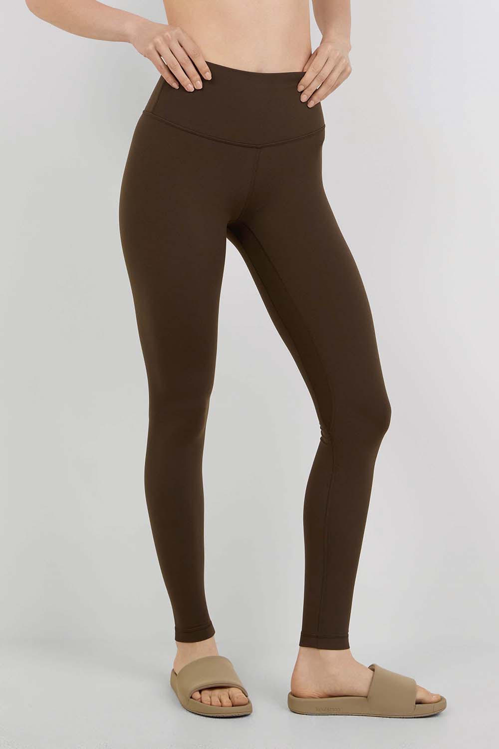 תמונת דוגמן קידמית של LULULEMON ALIGN&trade; HR PANT 28